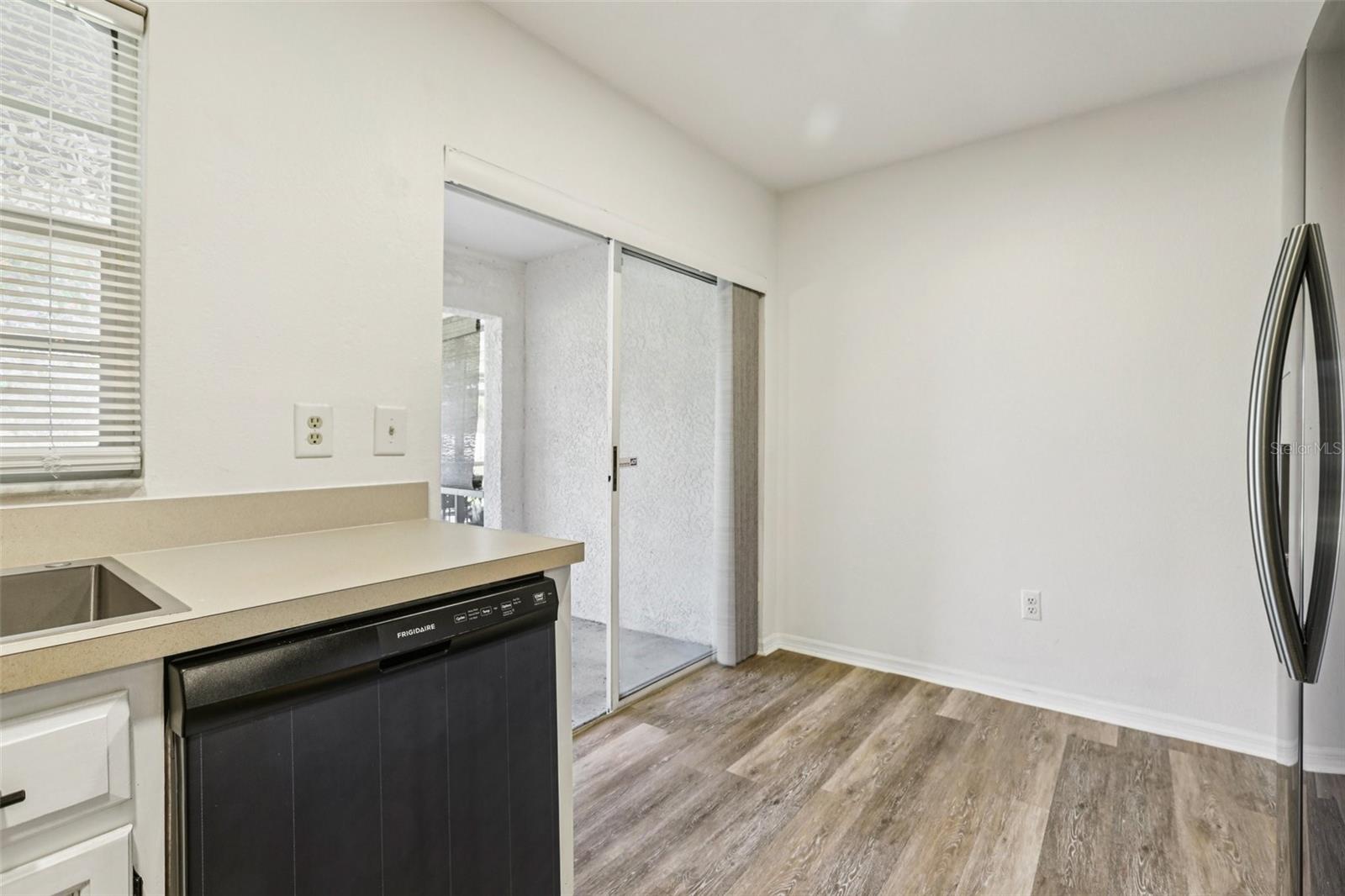 Image 21 of 28 For 729 Kensington Lake Circle