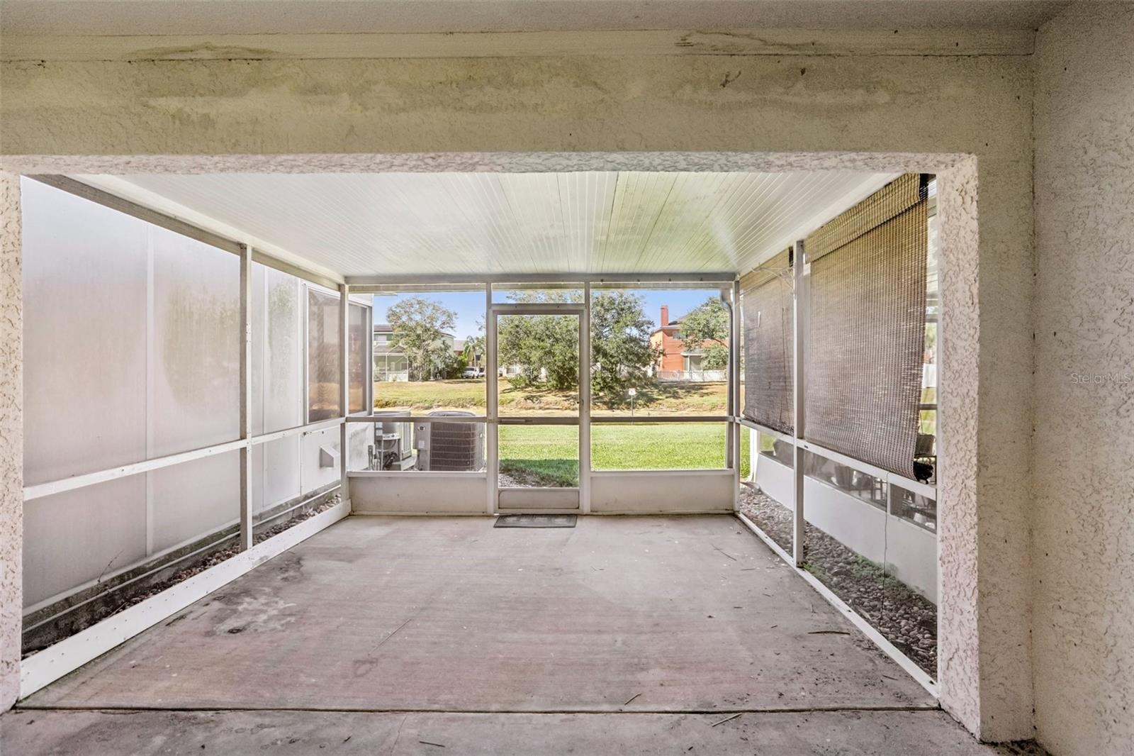 Image 22 of 28 For 729 Kensington Lake Circle