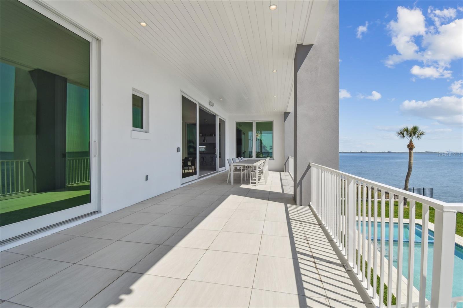 Listing photo id 8 for 90 Martinique Avenue