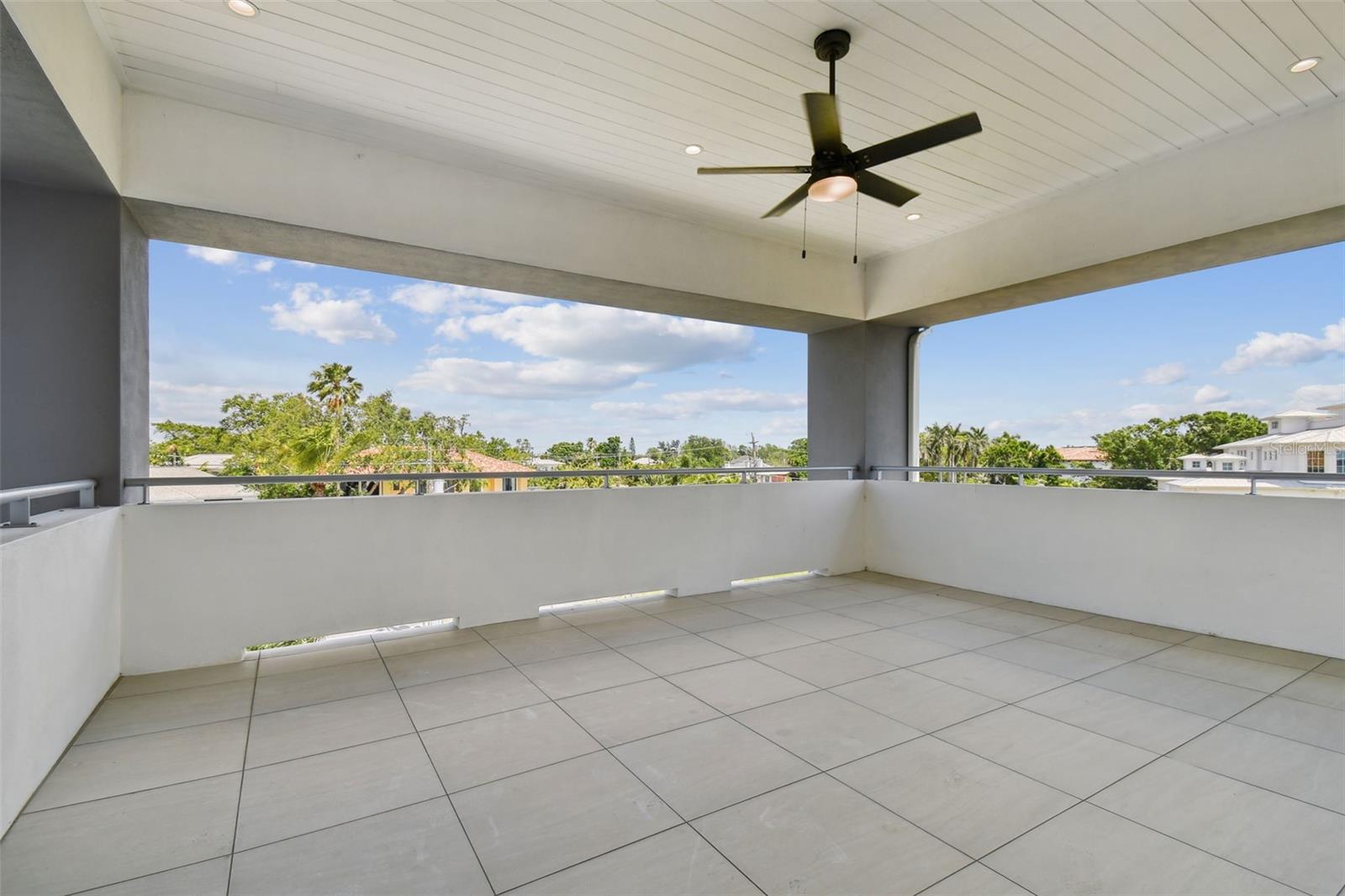 Listing photo id 34 for 90 Martinique Avenue