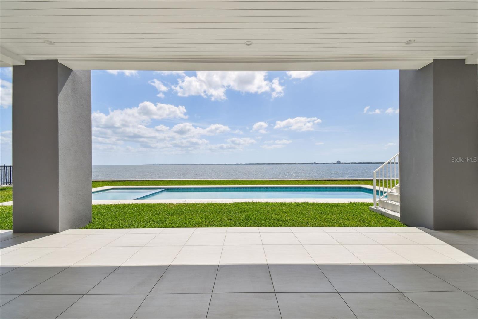 Listing photo id 37 for 90 Martinique Avenue