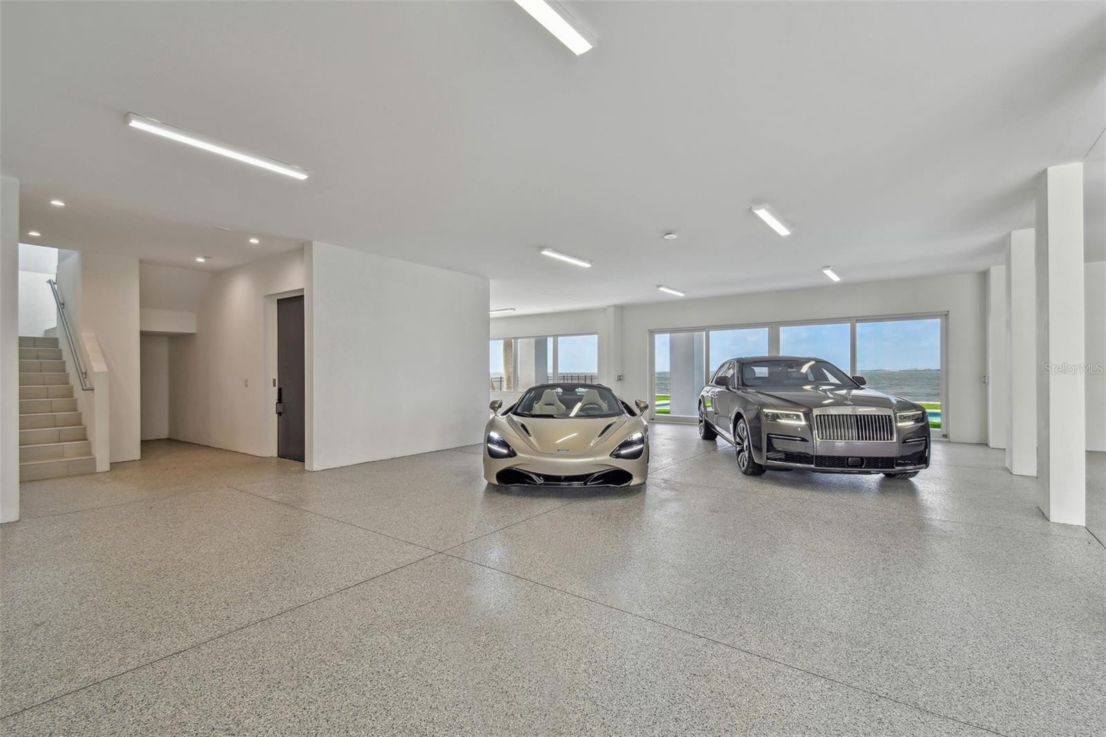 Listing photo id 6 for 90 Martinique Avenue