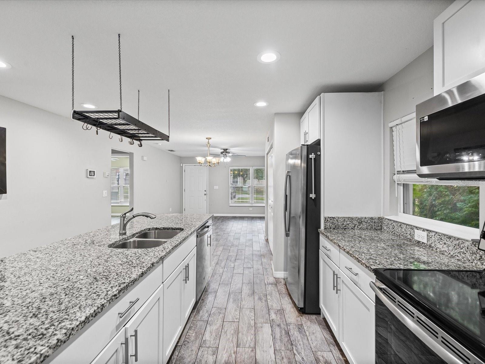 Image 4 of 35 For 1238 Vista Way