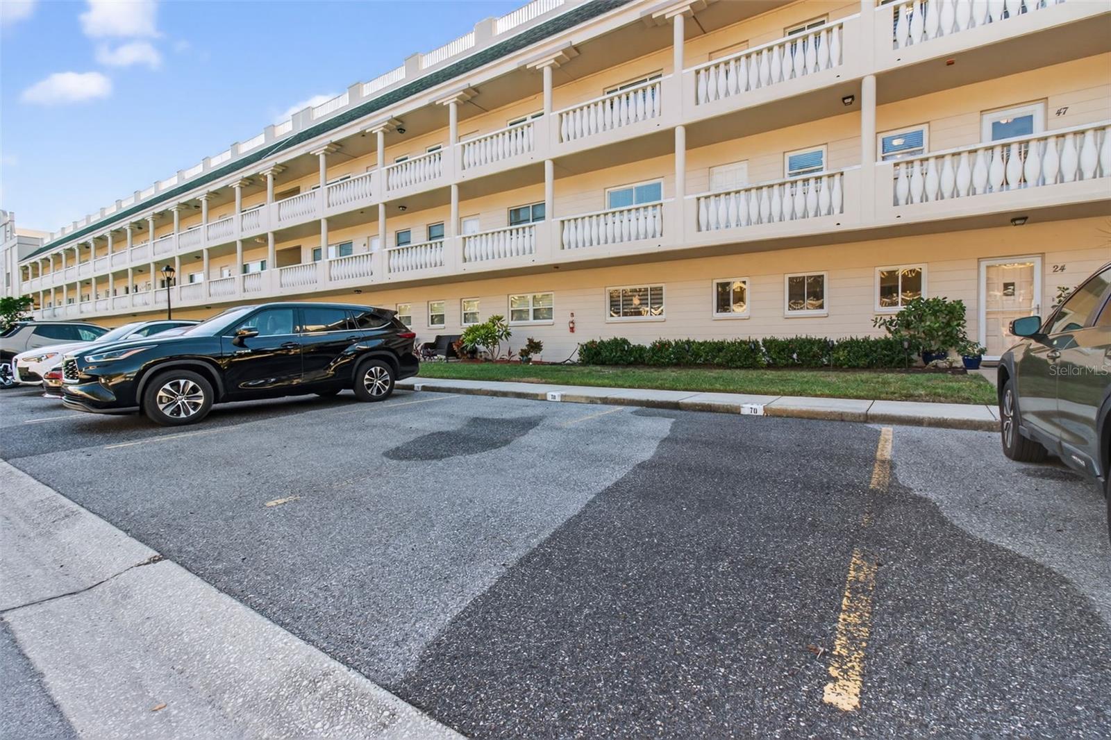 Image 40 of 59 For 2170 Americus Boulevard N 70