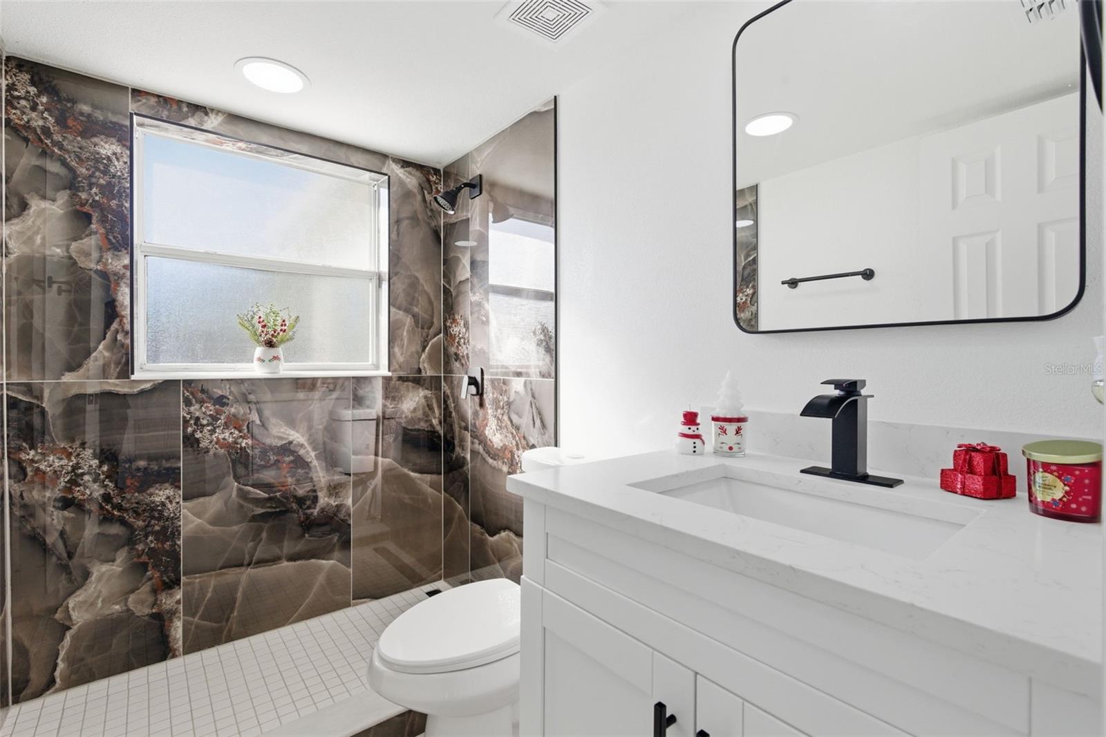 Image 23 of 60 For 5644 Auld Lane