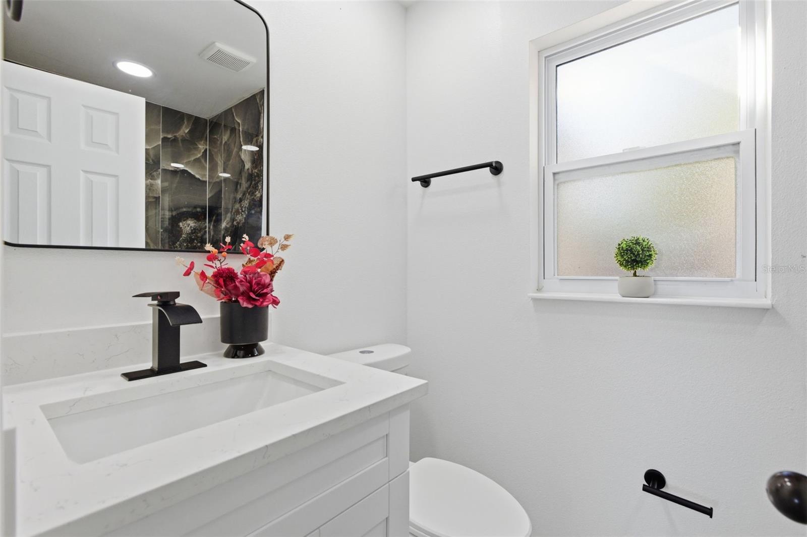 Image 28 of 60 For 5644 Auld Lane