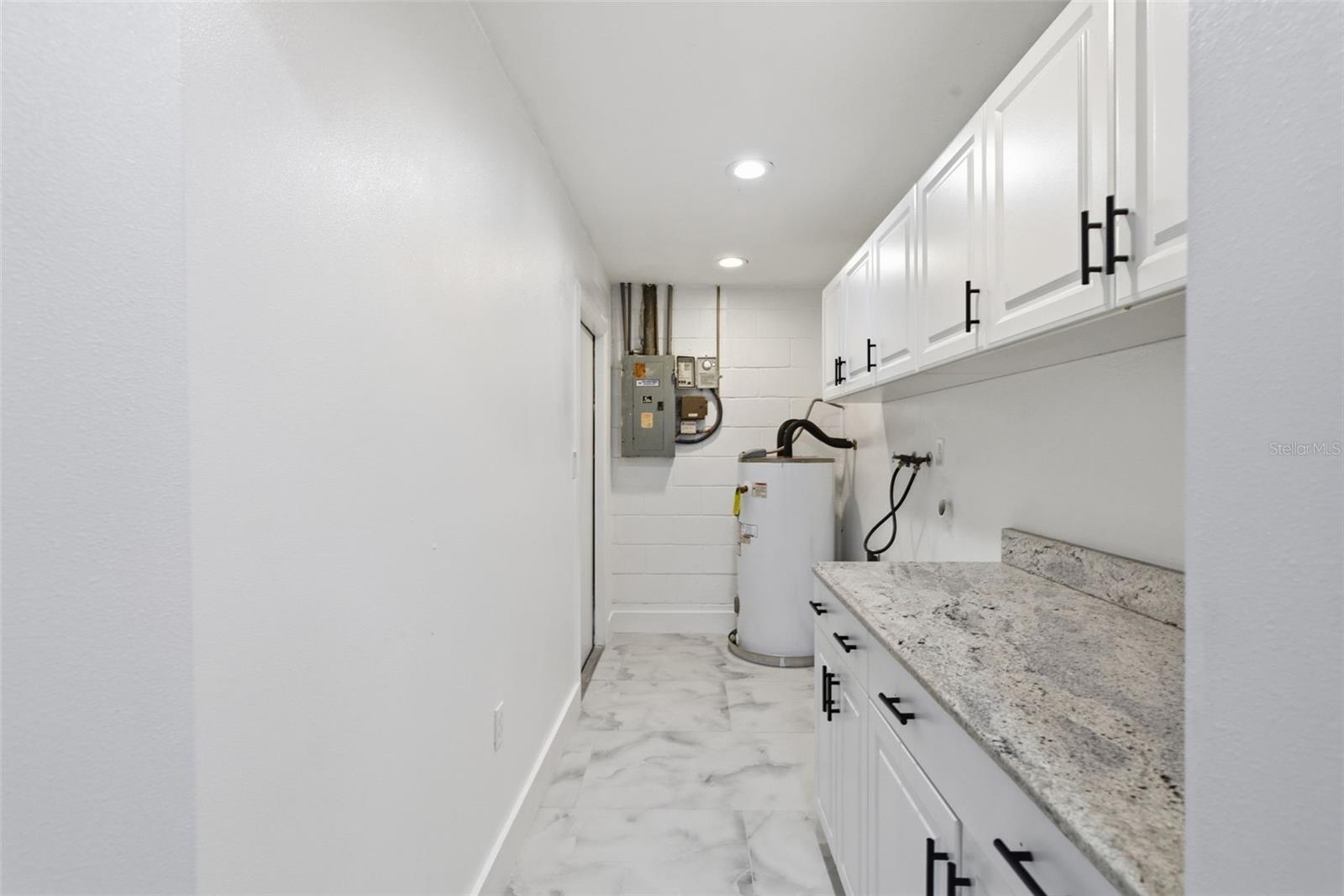 Image 34 of 60 For 5644 Auld Lane