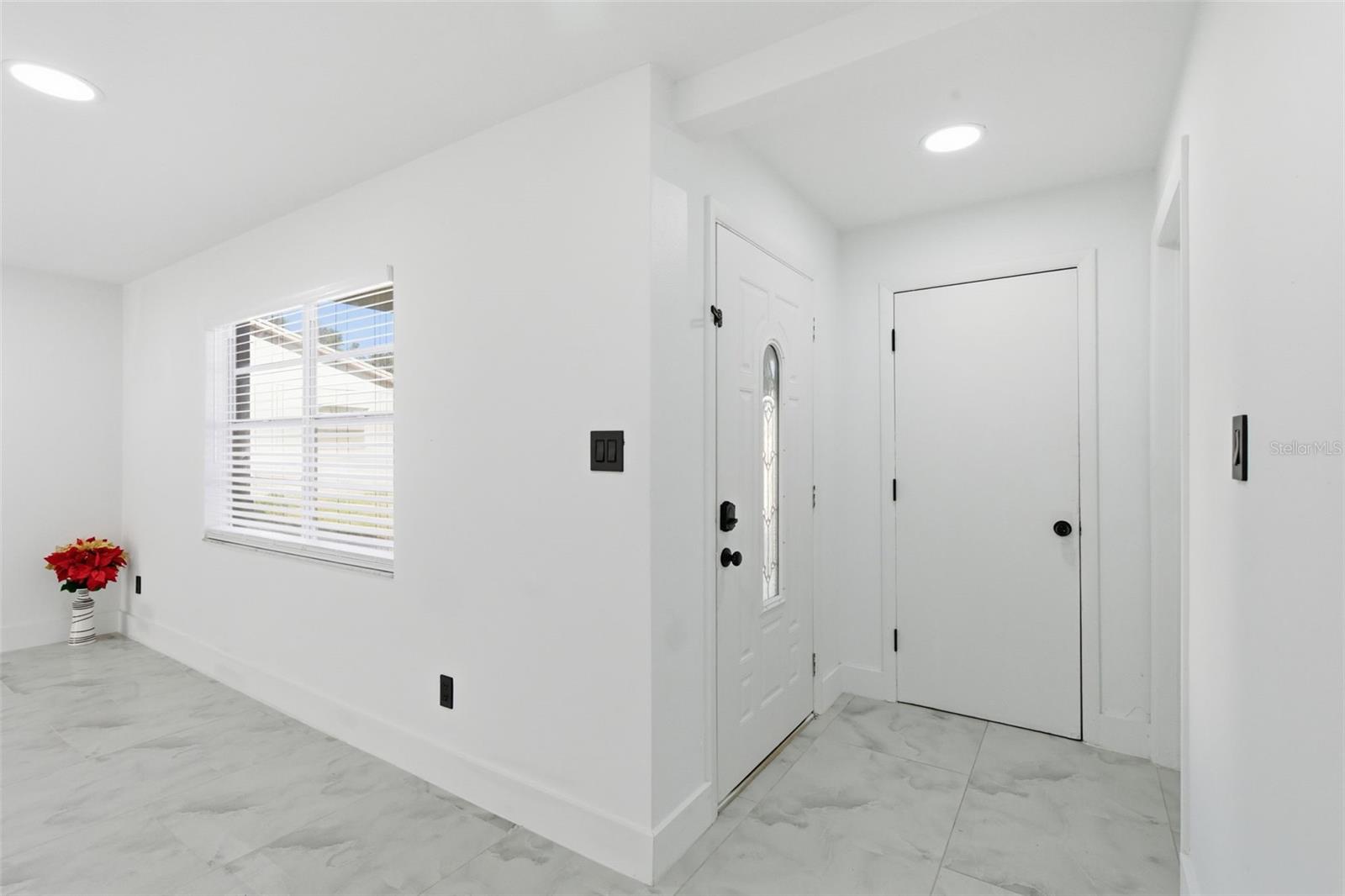 Image 4 of 60 For 5644 Auld Lane