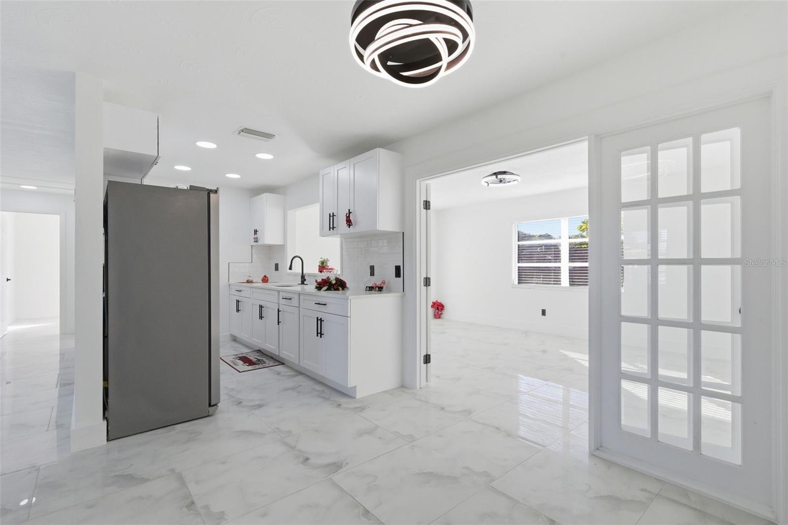 Image 5 of 60 For 5644 Auld Lane