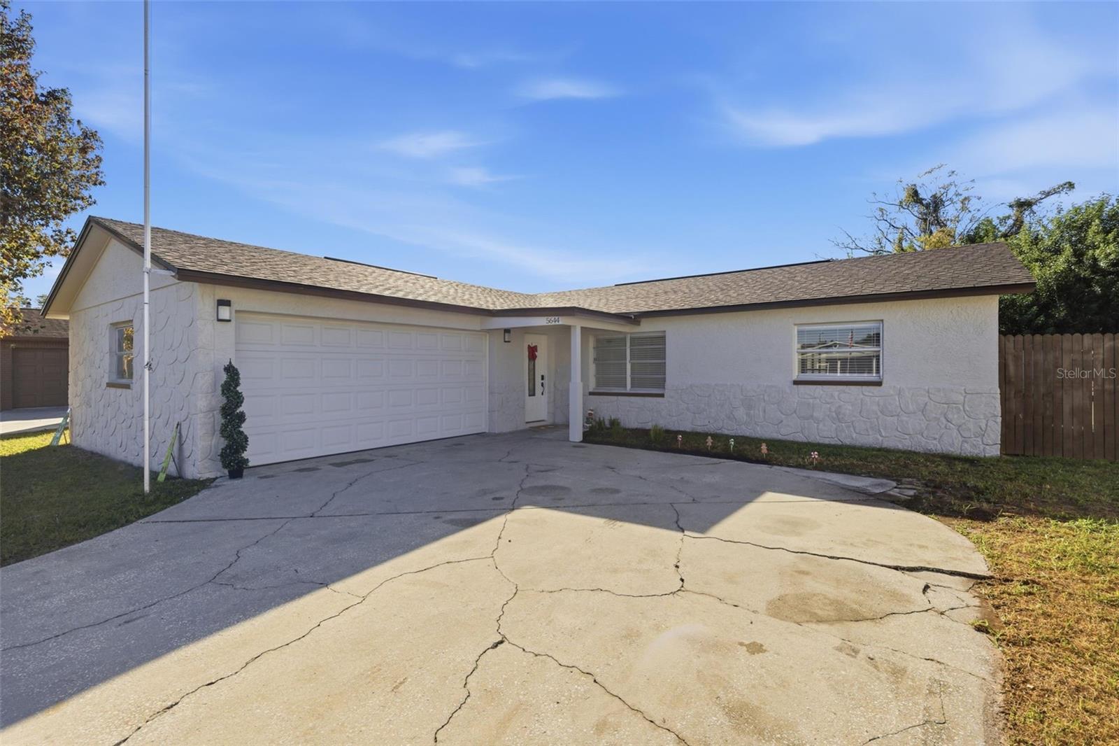 Image 51 of 60 For 5644 Auld Lane