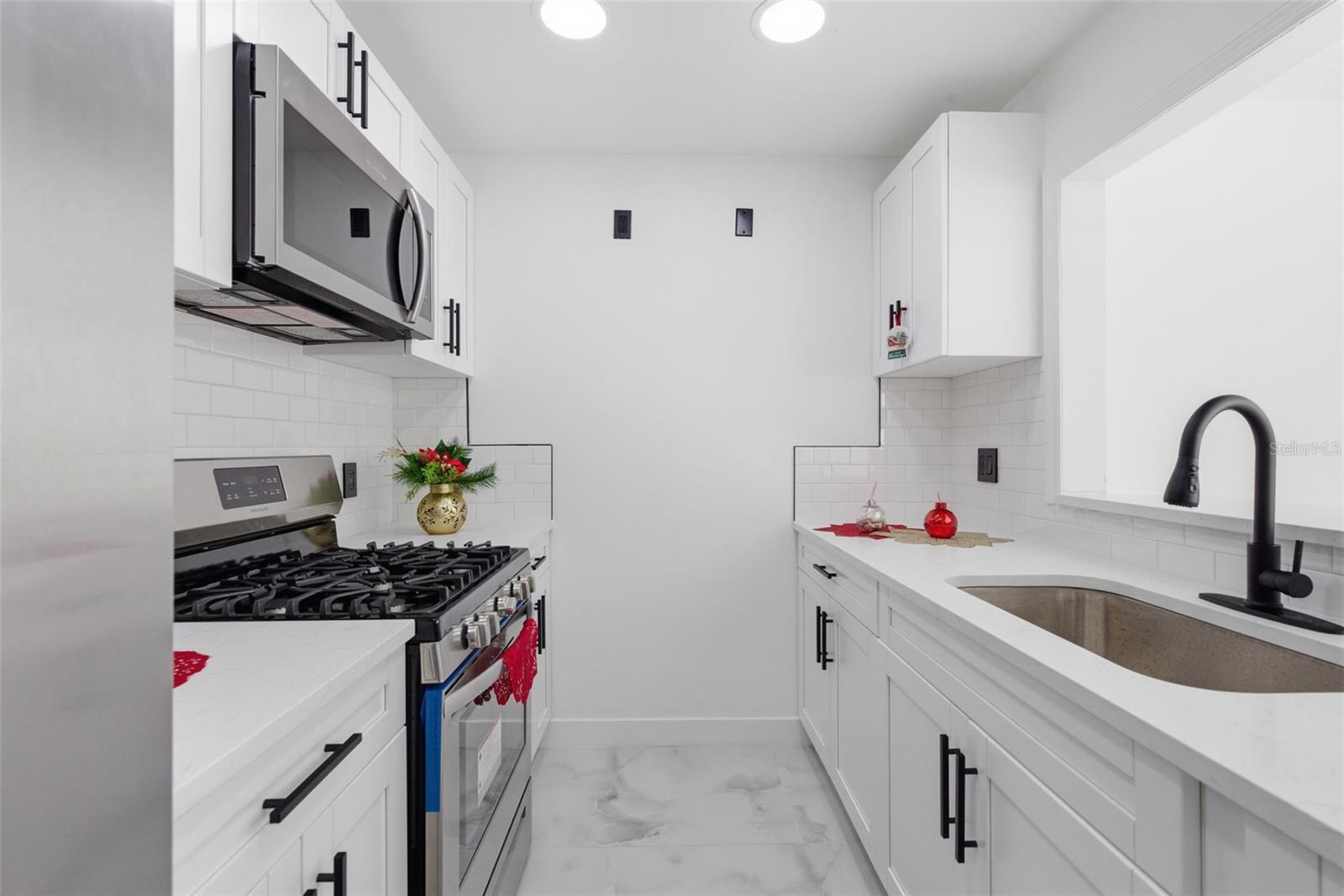 Image 6 of 60 For 5644 Auld Lane