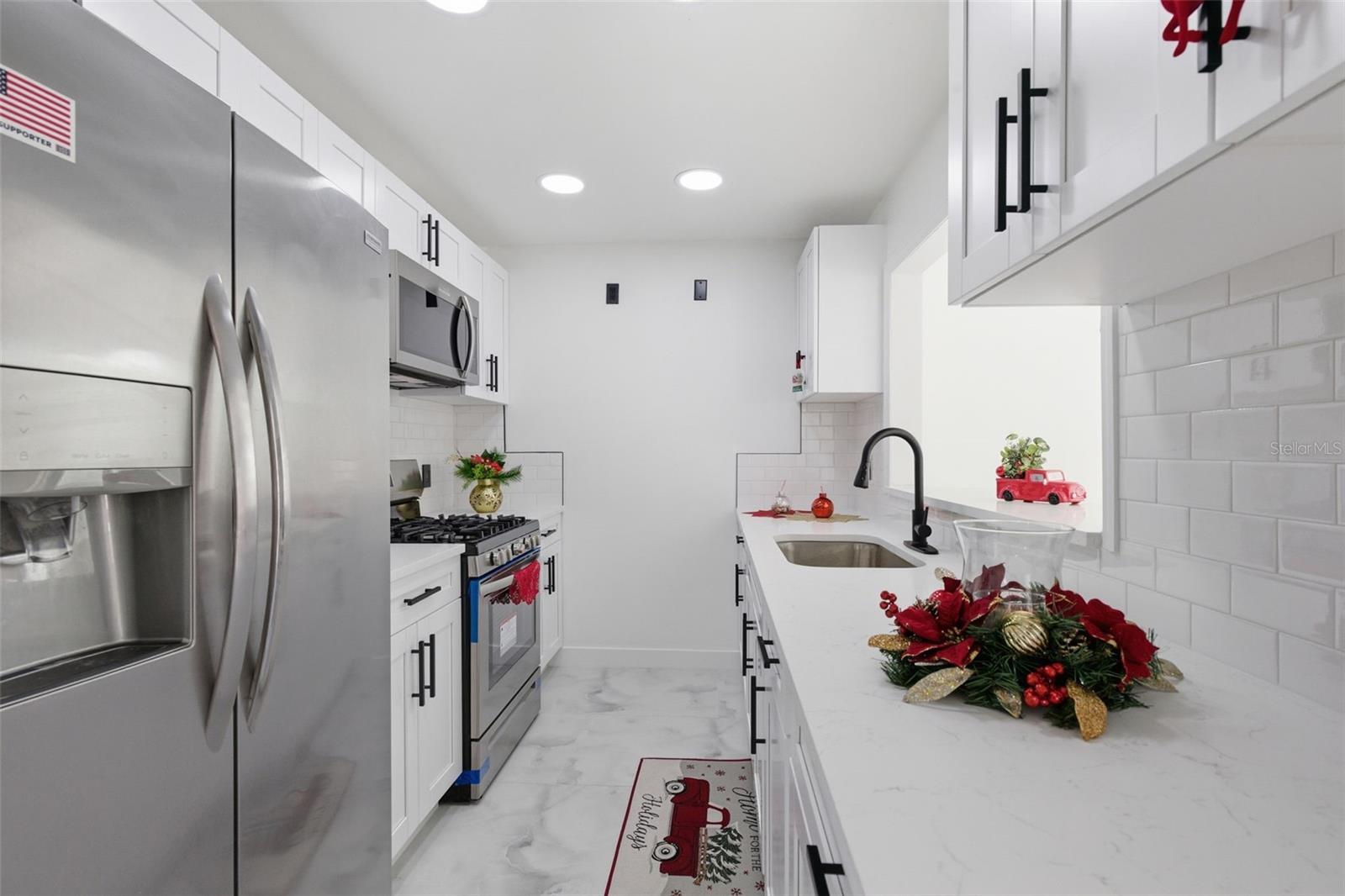 Image 7 of 60 For 5644 Auld Lane