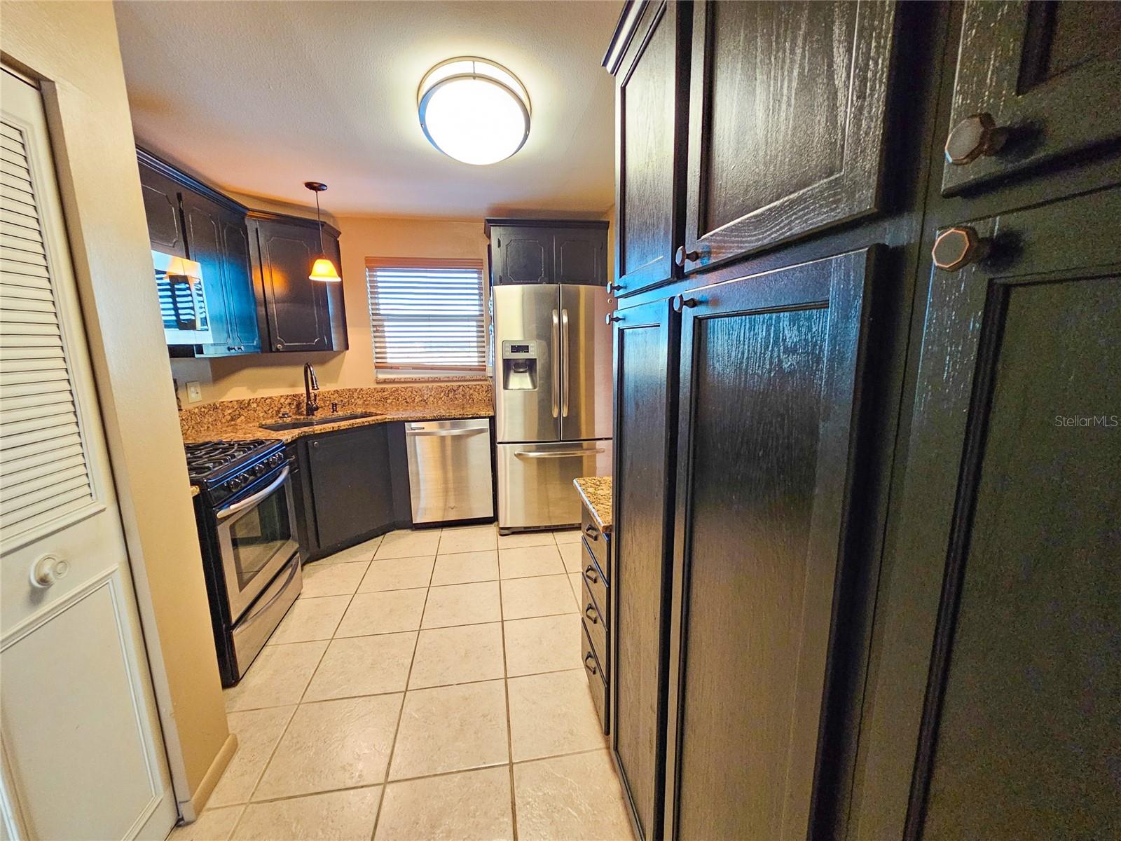 Image 5 of 35 For 5980 Shore Boulevard S 904