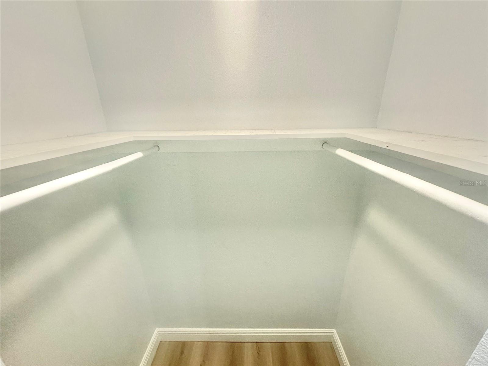 Image 10 of 20 For 6344 Newtown Circle B2