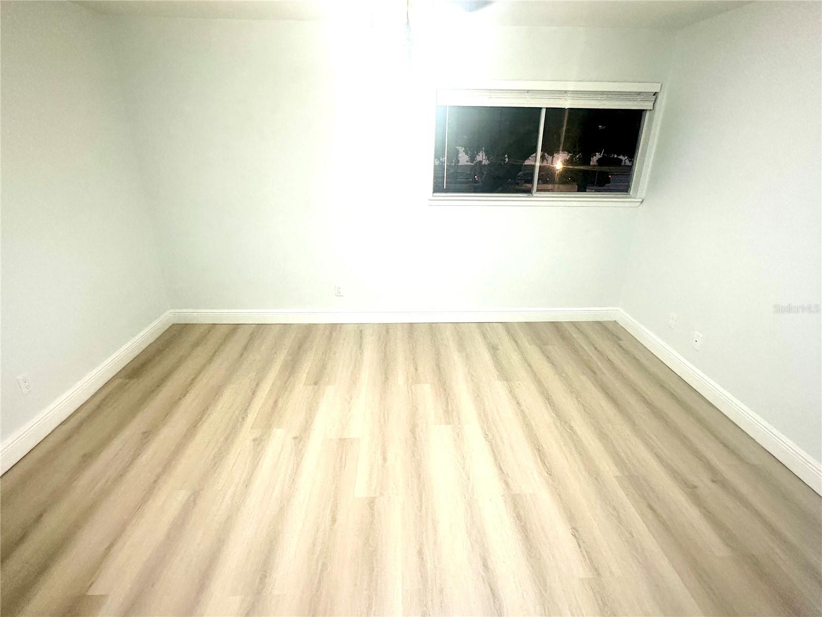 Image 8 of 20 For 6344 Newtown Circle B2