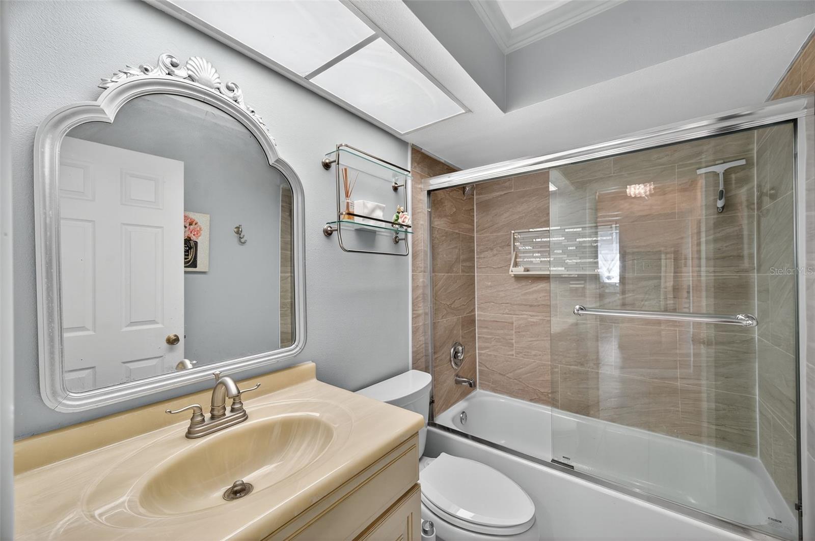 Image 17 of 35 For 2529 Oakleaf Lane 30a