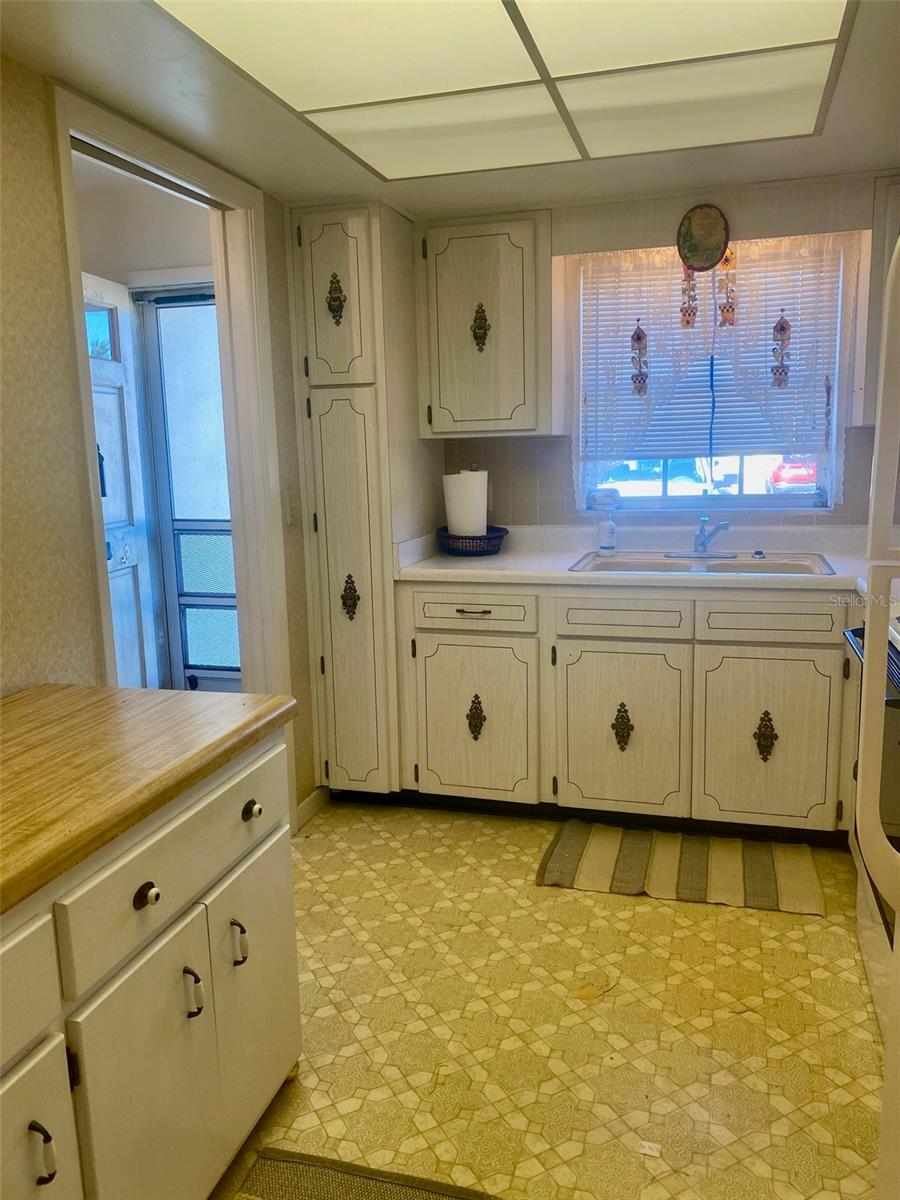 Image 3 of 25 For 1680 Lake Avenue 3