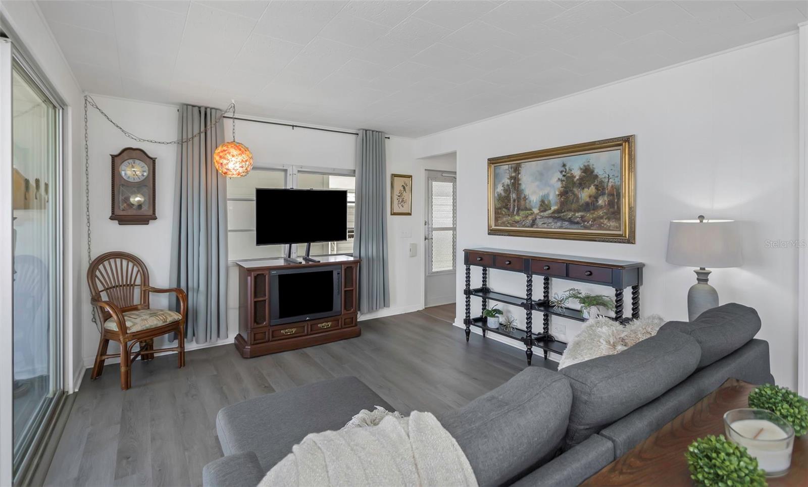 Image 12 of 46 For 18675 Us Highway 19 N 391