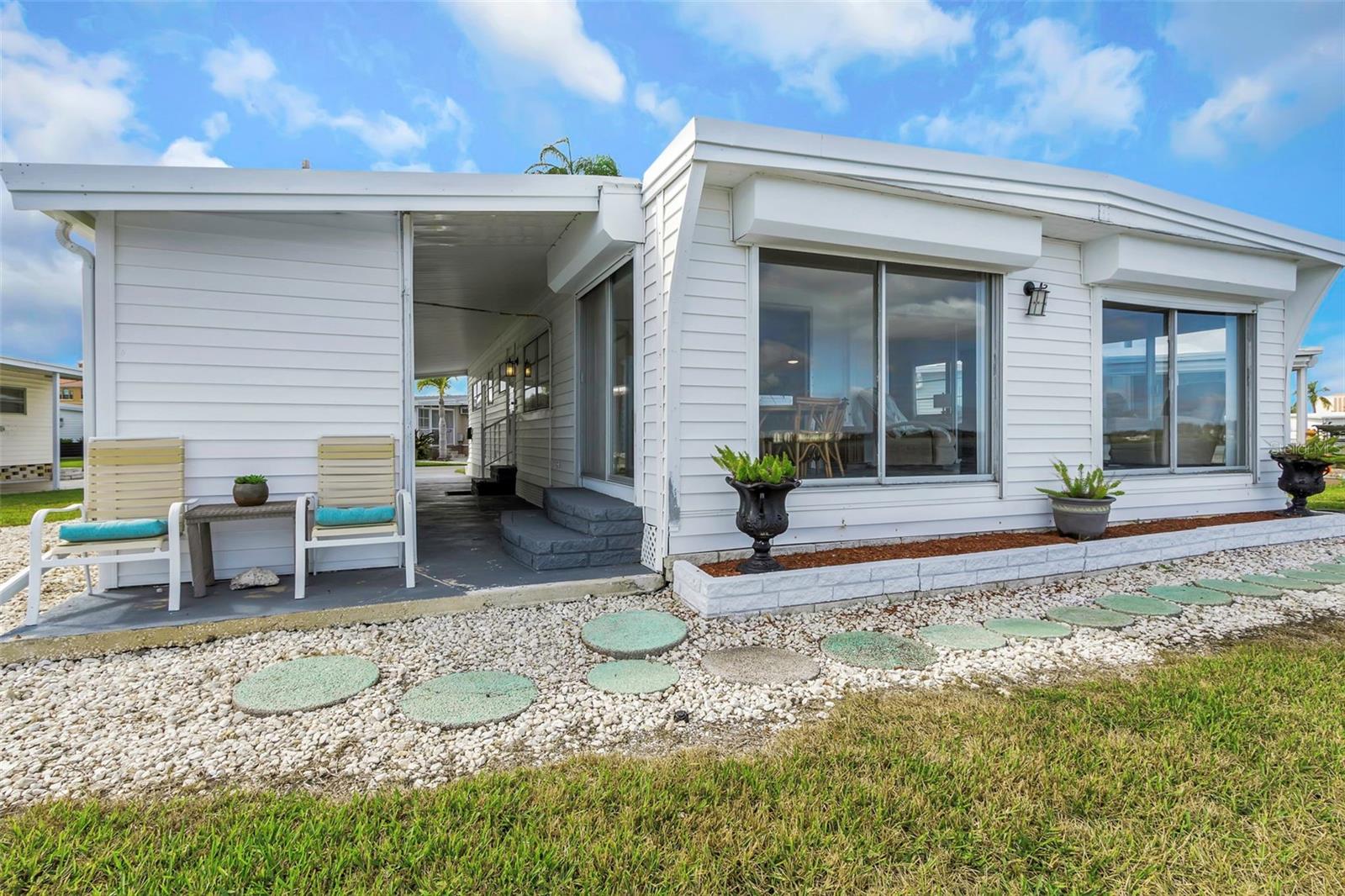 Image 30 of 46 For 18675 Us Highway 19 N 391