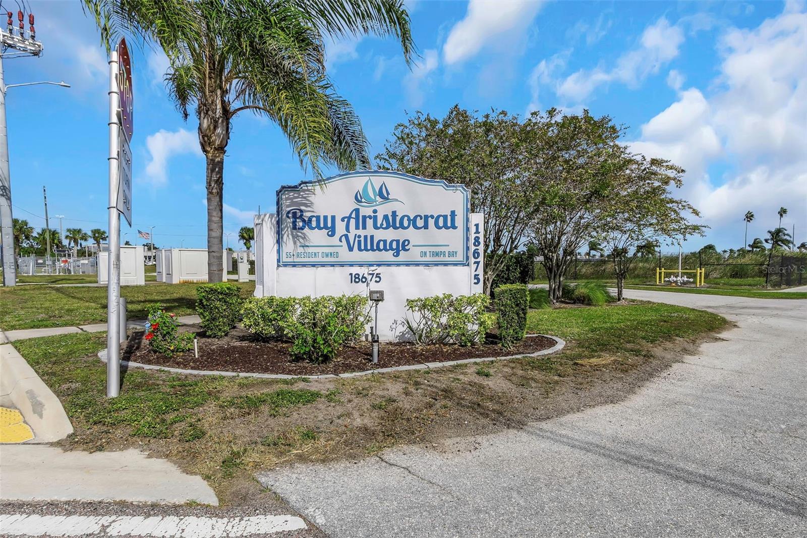 Image 37 of 46 For 18675 Us Highway 19 N 391