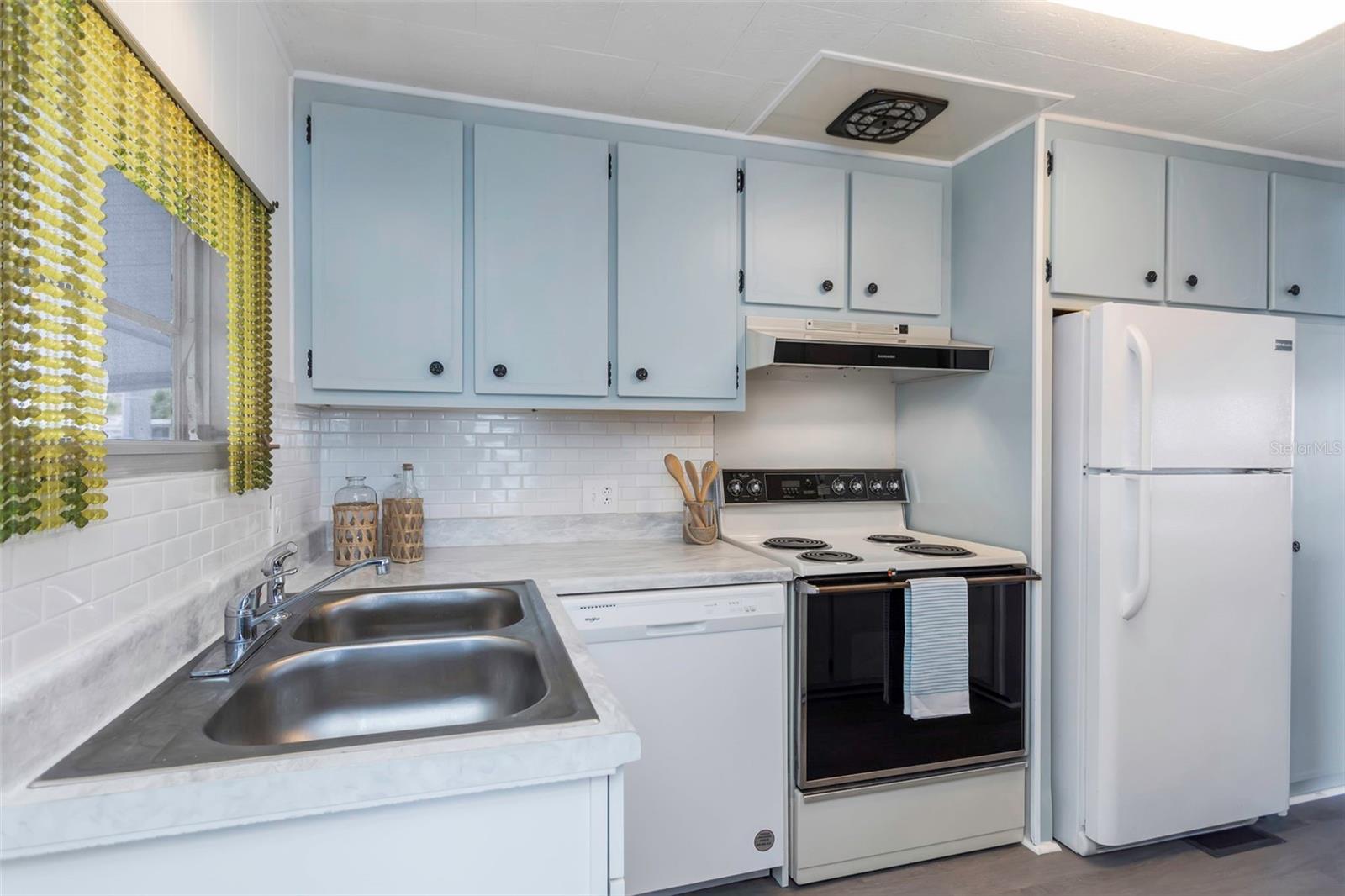 Image 9 of 46 For 18675 Us Highway 19 N 391