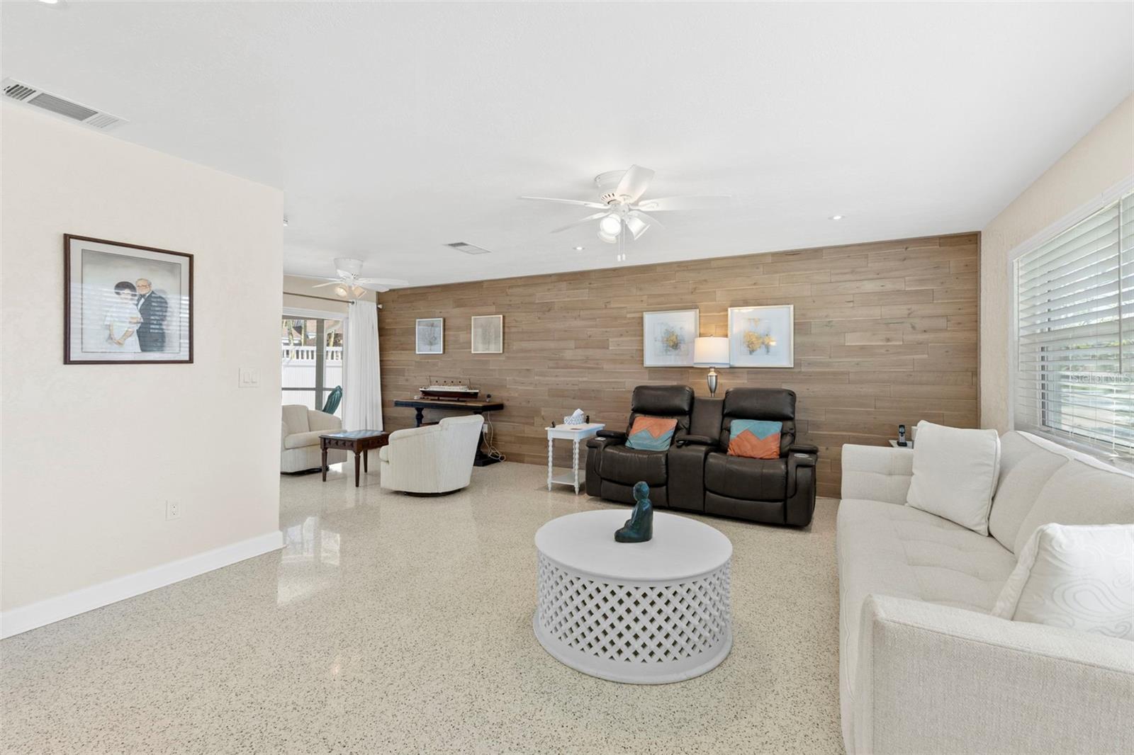 Image 20 of 35 For 2192 Louisa Drive