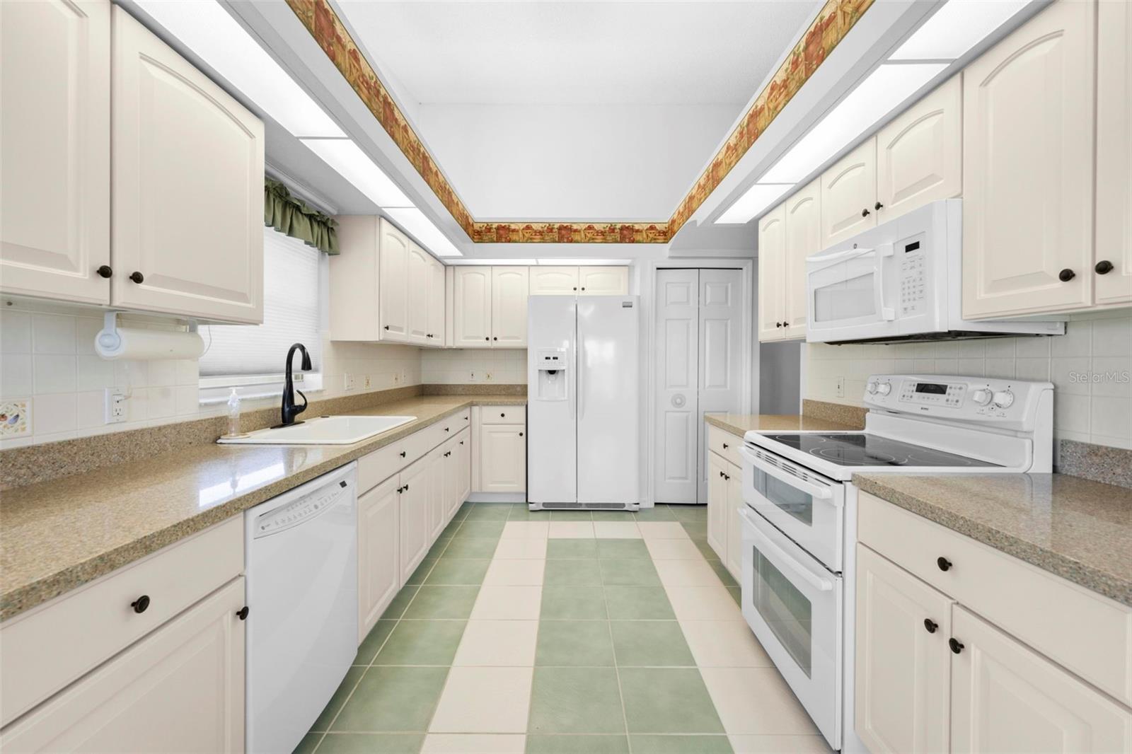 Image 20 of 55 For 11231 Sun Tree Road