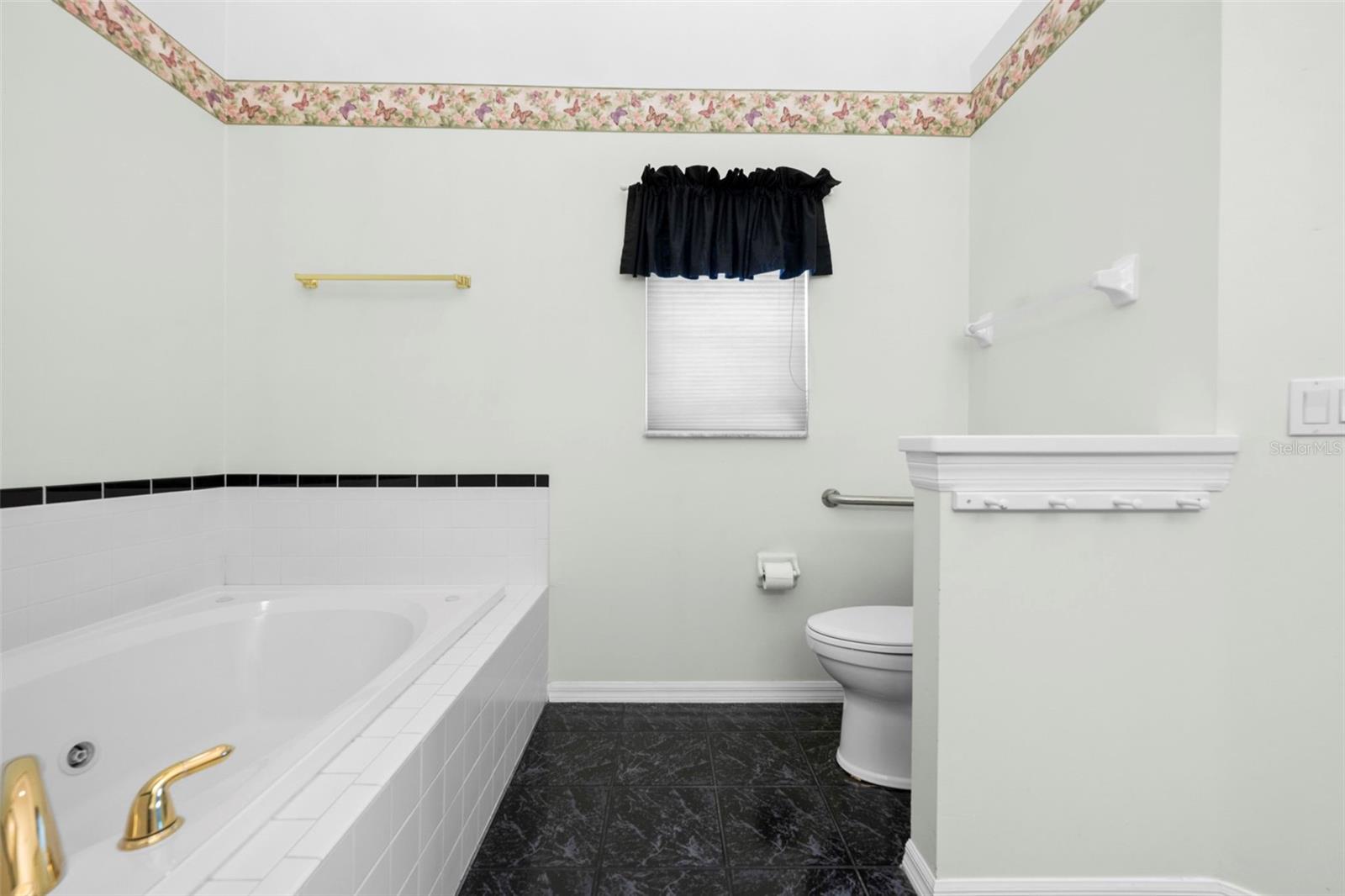 Image 38 of 55 For 11231 Sun Tree Road