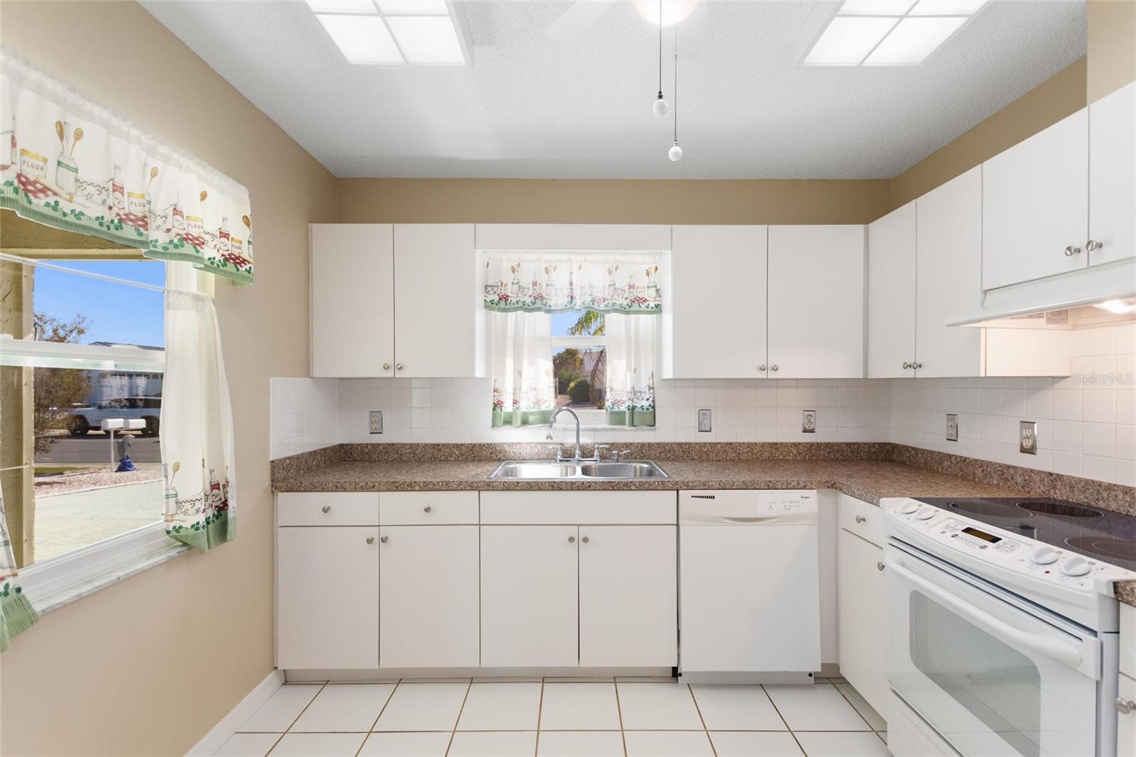 Image 11 of 49 For 679 Fort Duquesna Drive