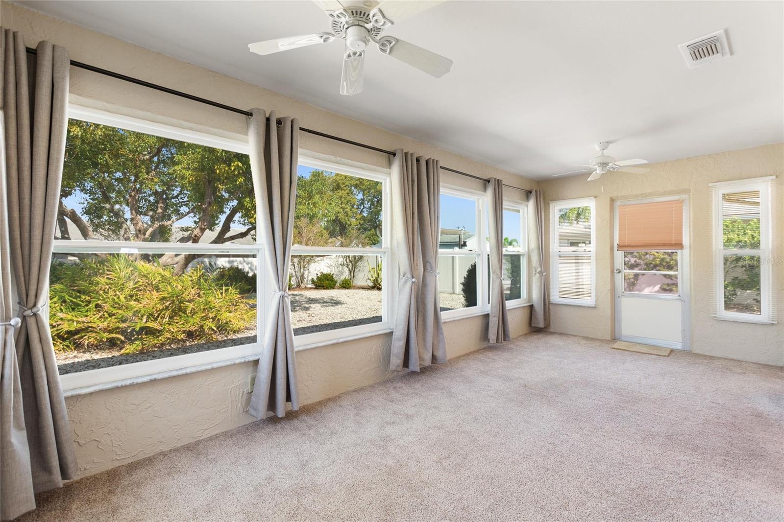 Image 6 of 49 For 679 Fort Duquesna Drive