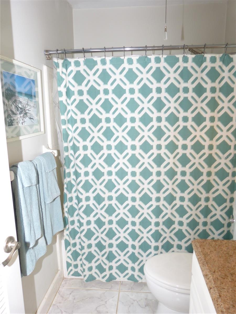 Image 9 of 26 For 2 Causeway Boulevard 206