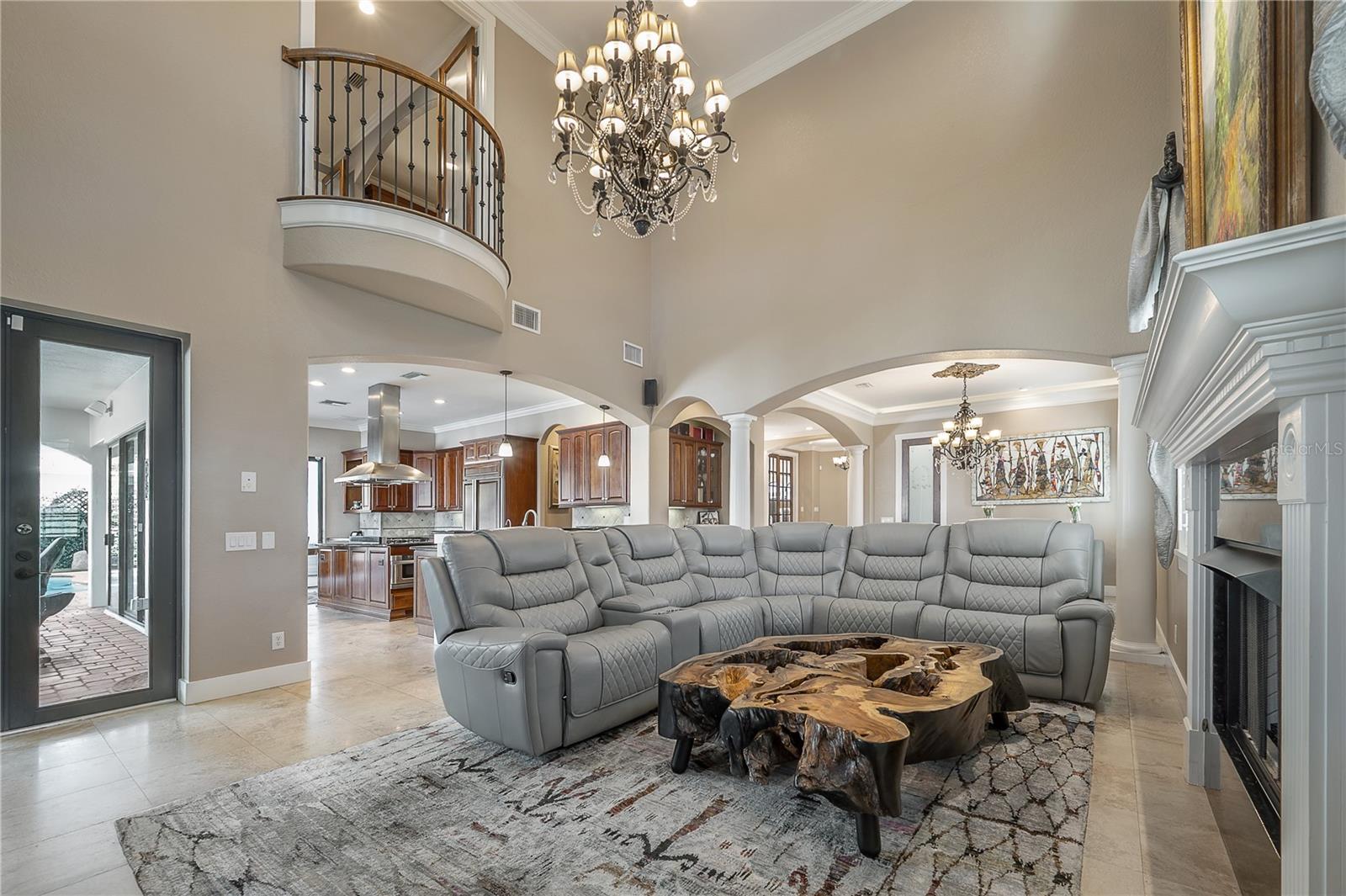 Image 14 of 47 For 4311 Barcelona Street