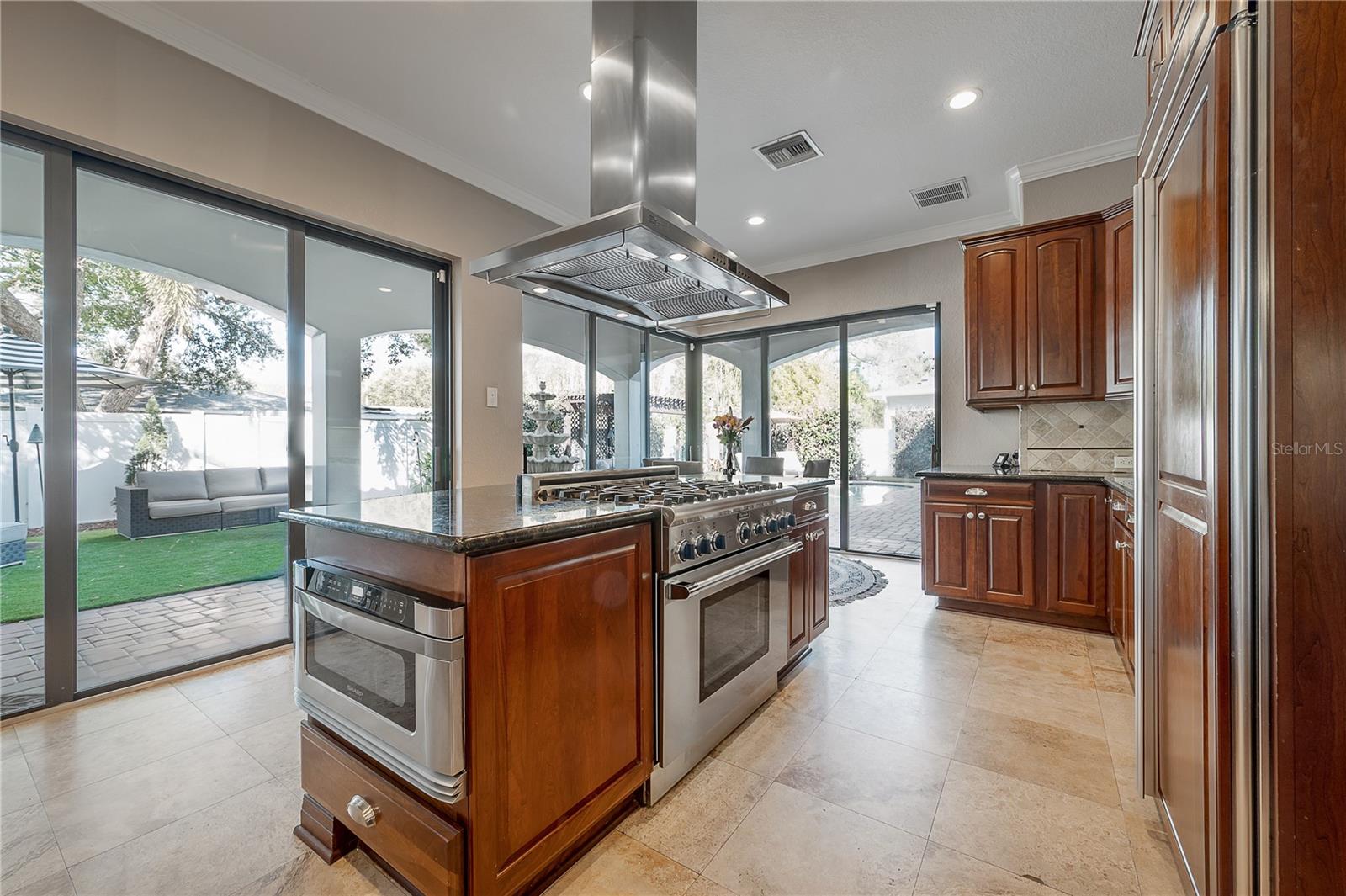 Image 18 of 47 For 4311 Barcelona Street