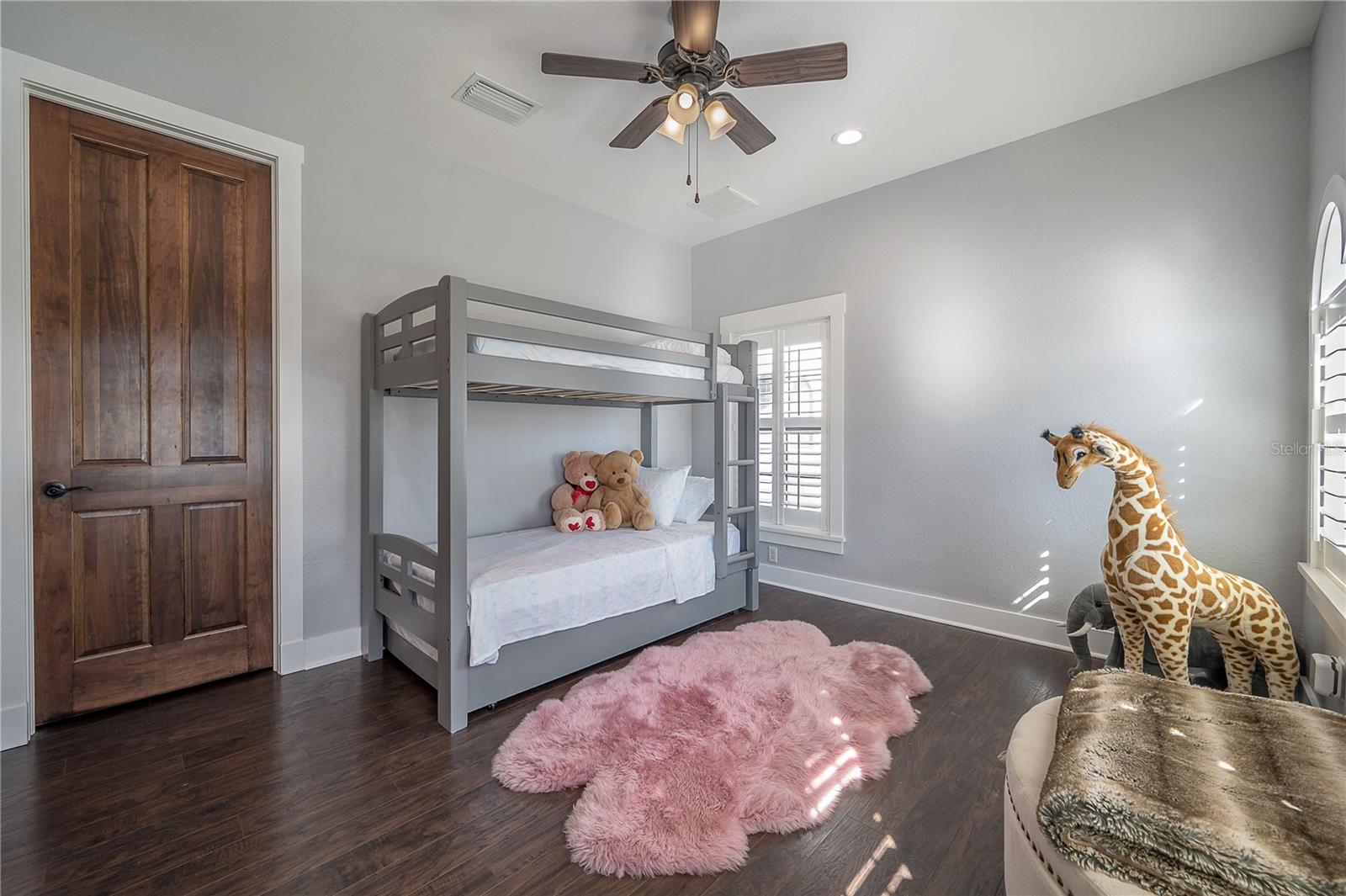 Image 22 of 47 For 4311 Barcelona Street