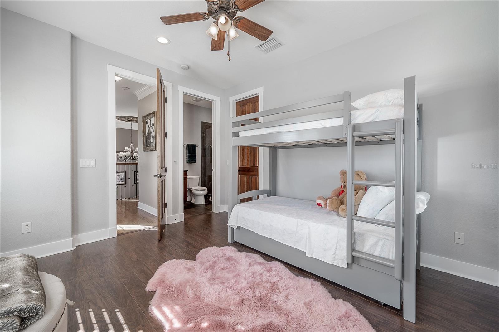 Image 23 of 47 For 4311 Barcelona Street