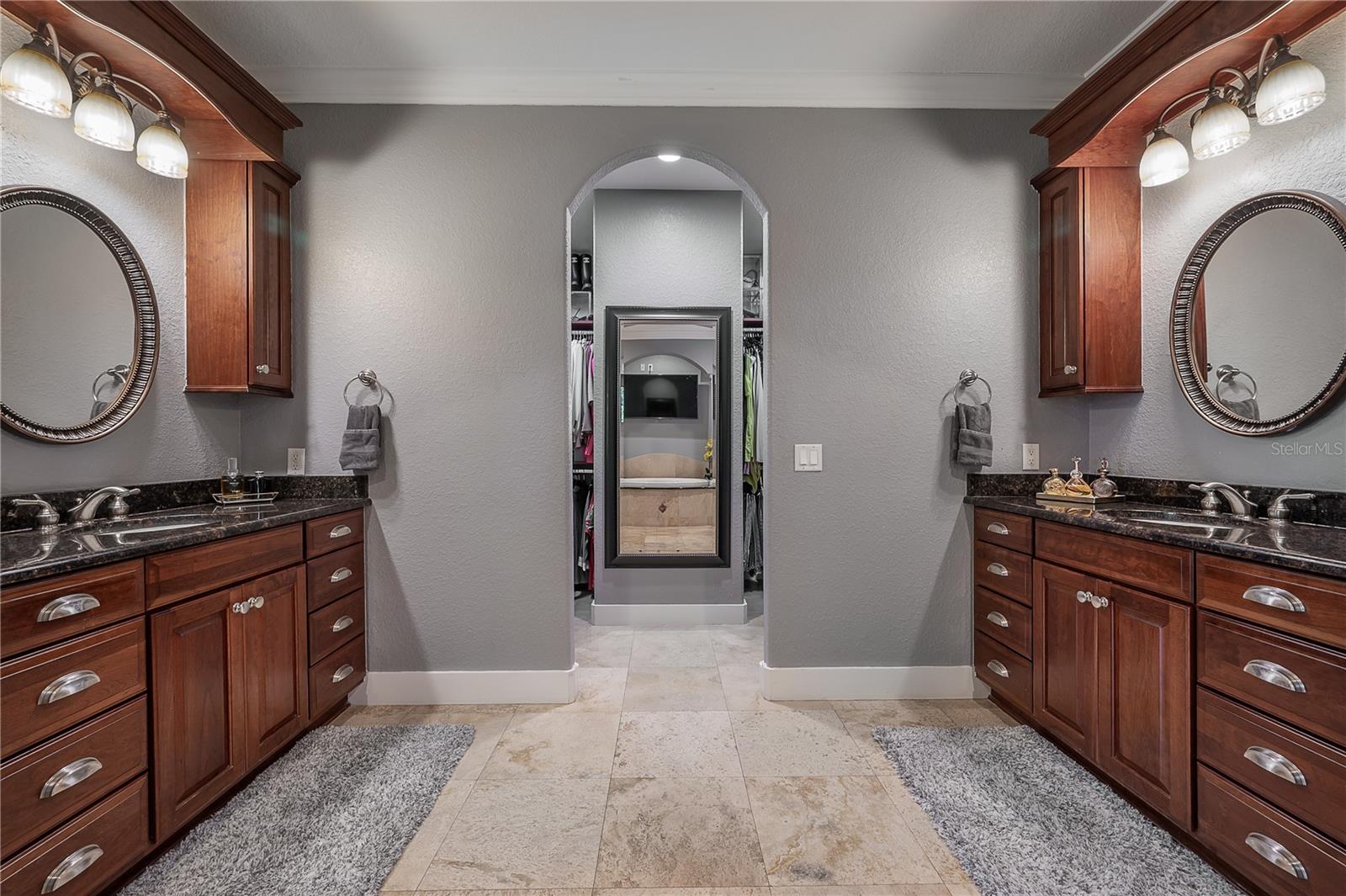 Image 31 of 47 For 4311 Barcelona Street