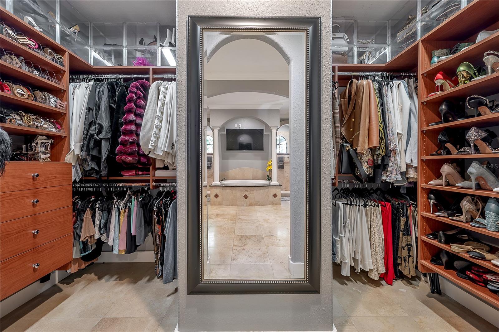 Image 32 of 47 For 4311 Barcelona Street