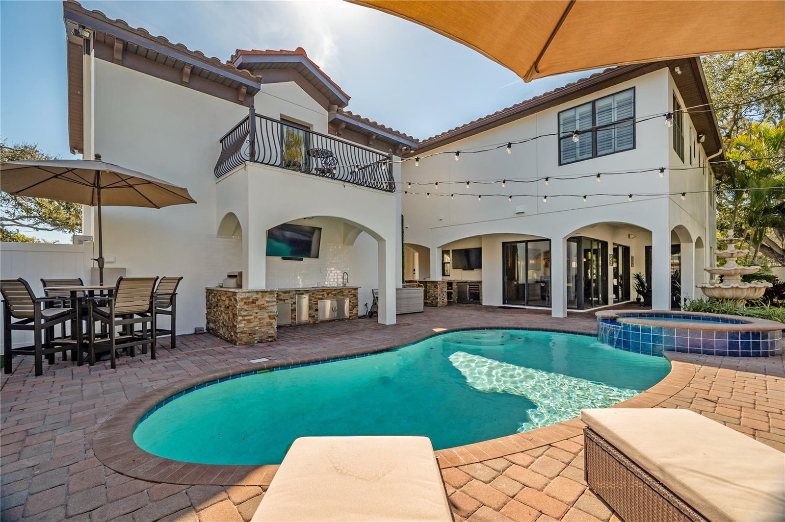 Image 4 of 47 For 4311 Barcelona Street