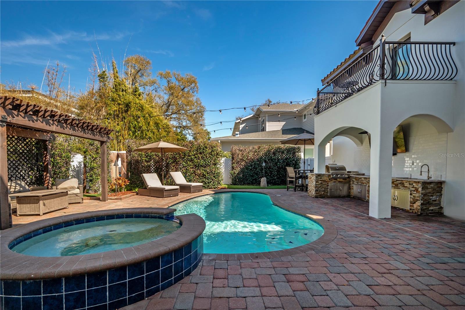 Image 5 of 47 For 4311 Barcelona Street