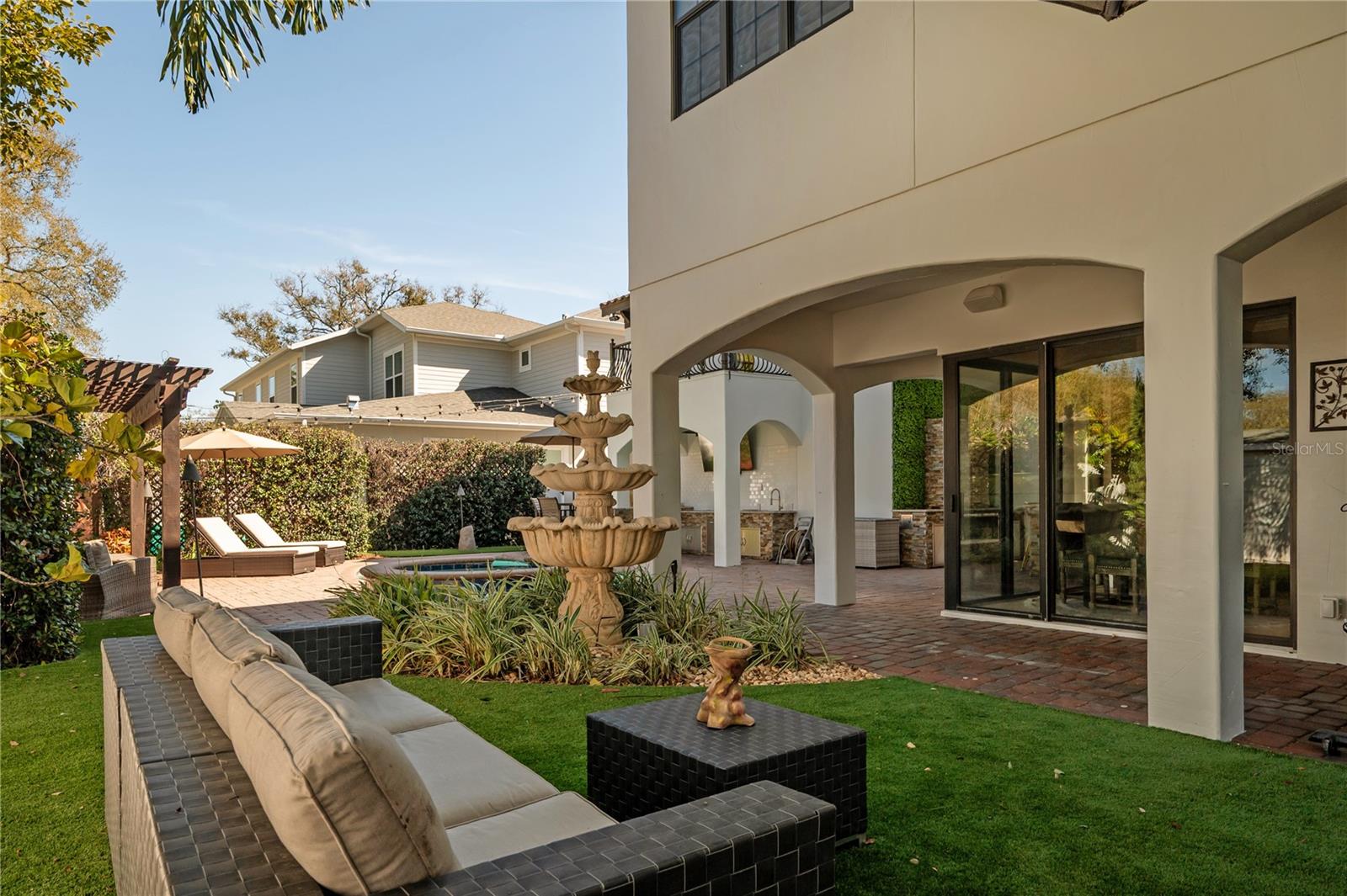 Image 6 of 47 For 4311 Barcelona Street