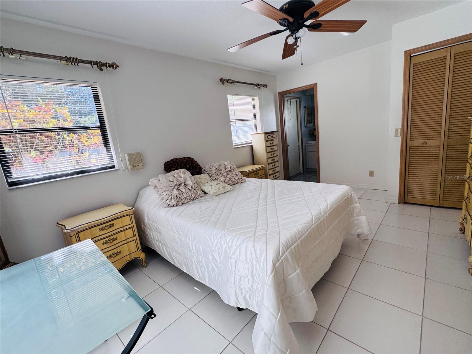 Listing photo id 14 for 2949 Sunset Point Road