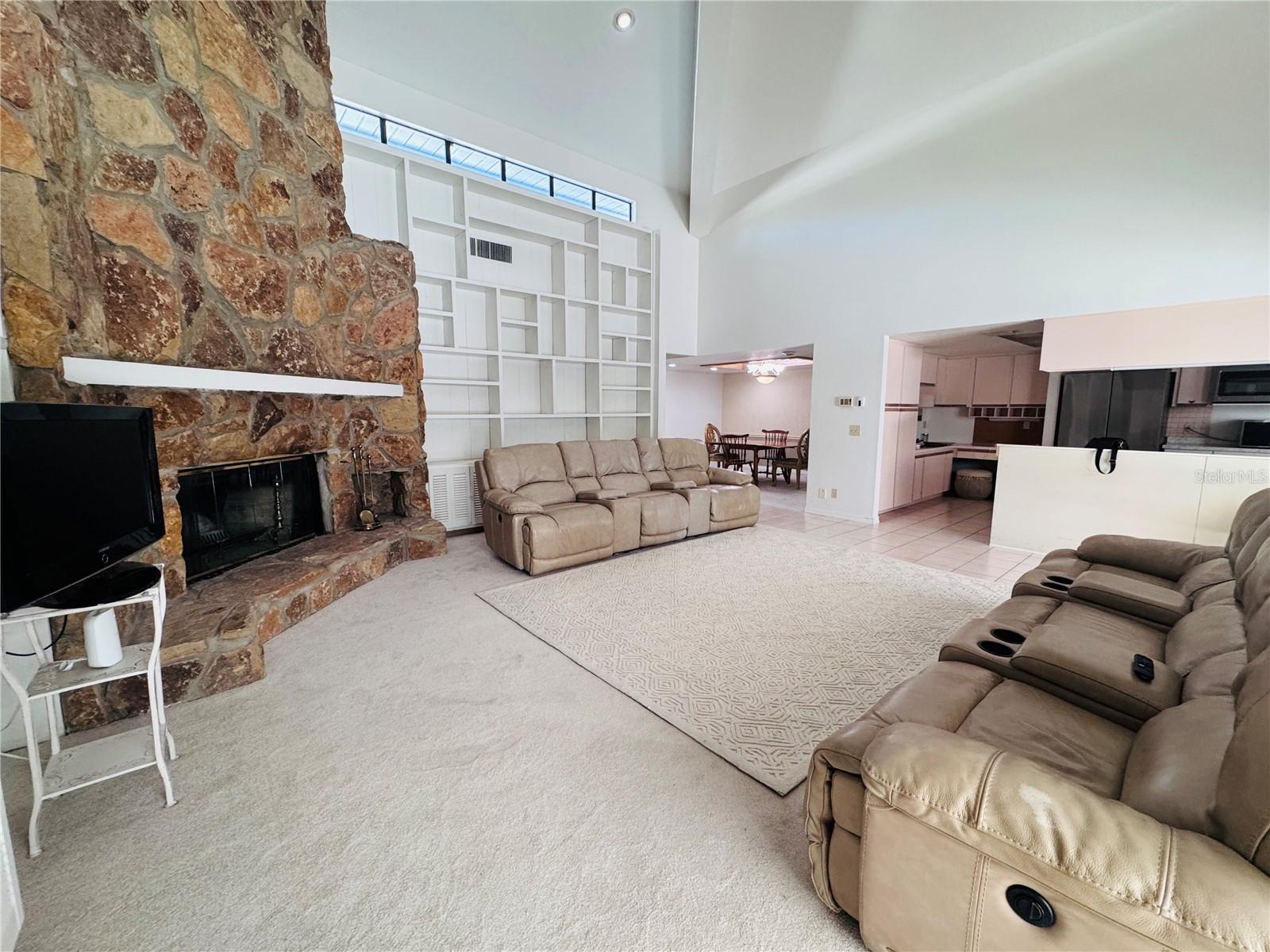 Listing photo id 0 for 2949 Sunset Point Road