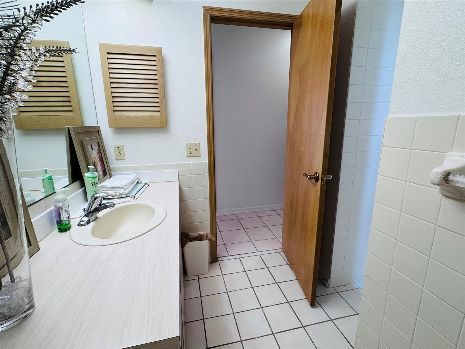 Listing photo id 21 for 2949 Sunset Point Road