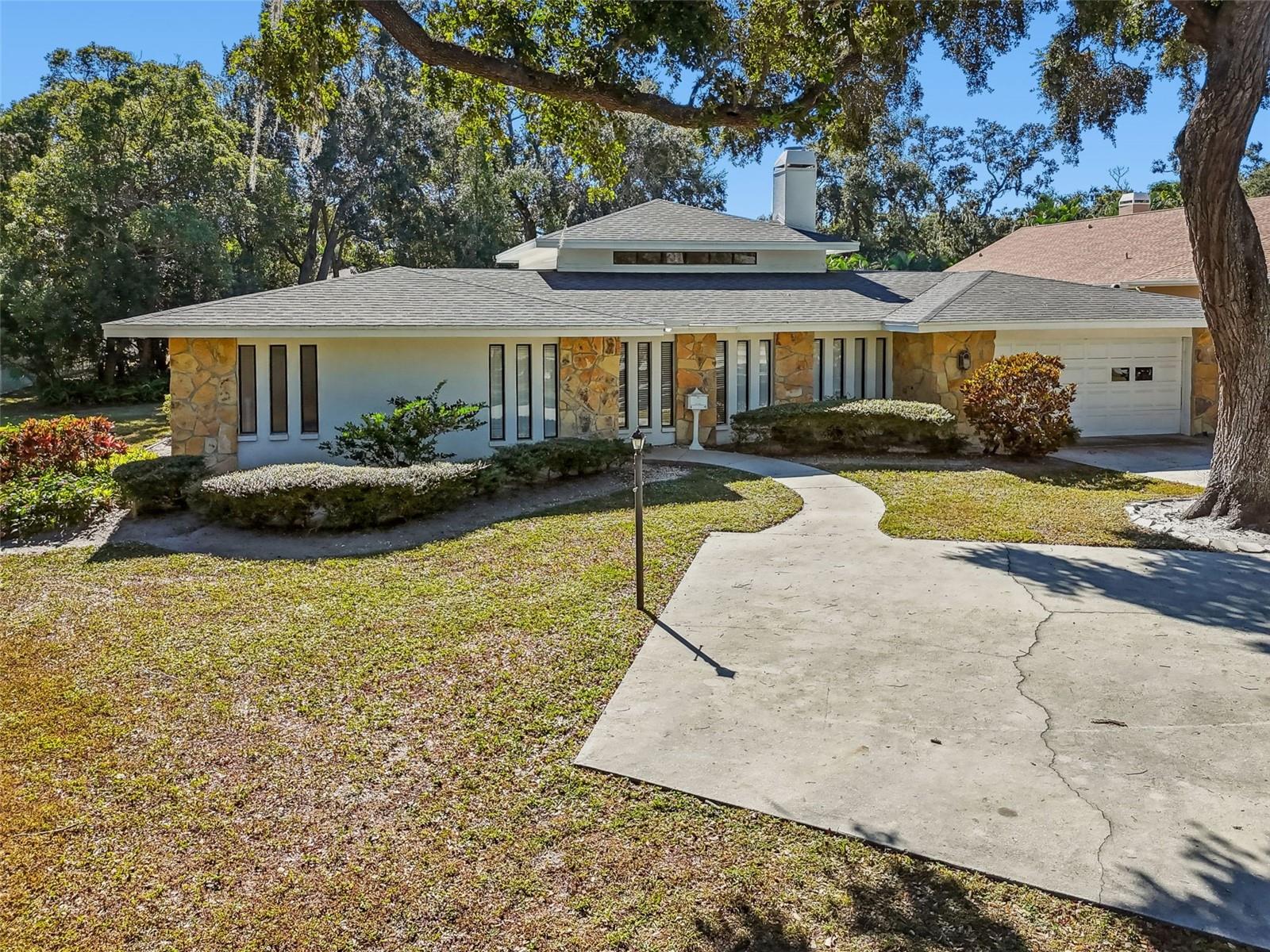 Listing photo id 30 for 2949 Sunset Point Road