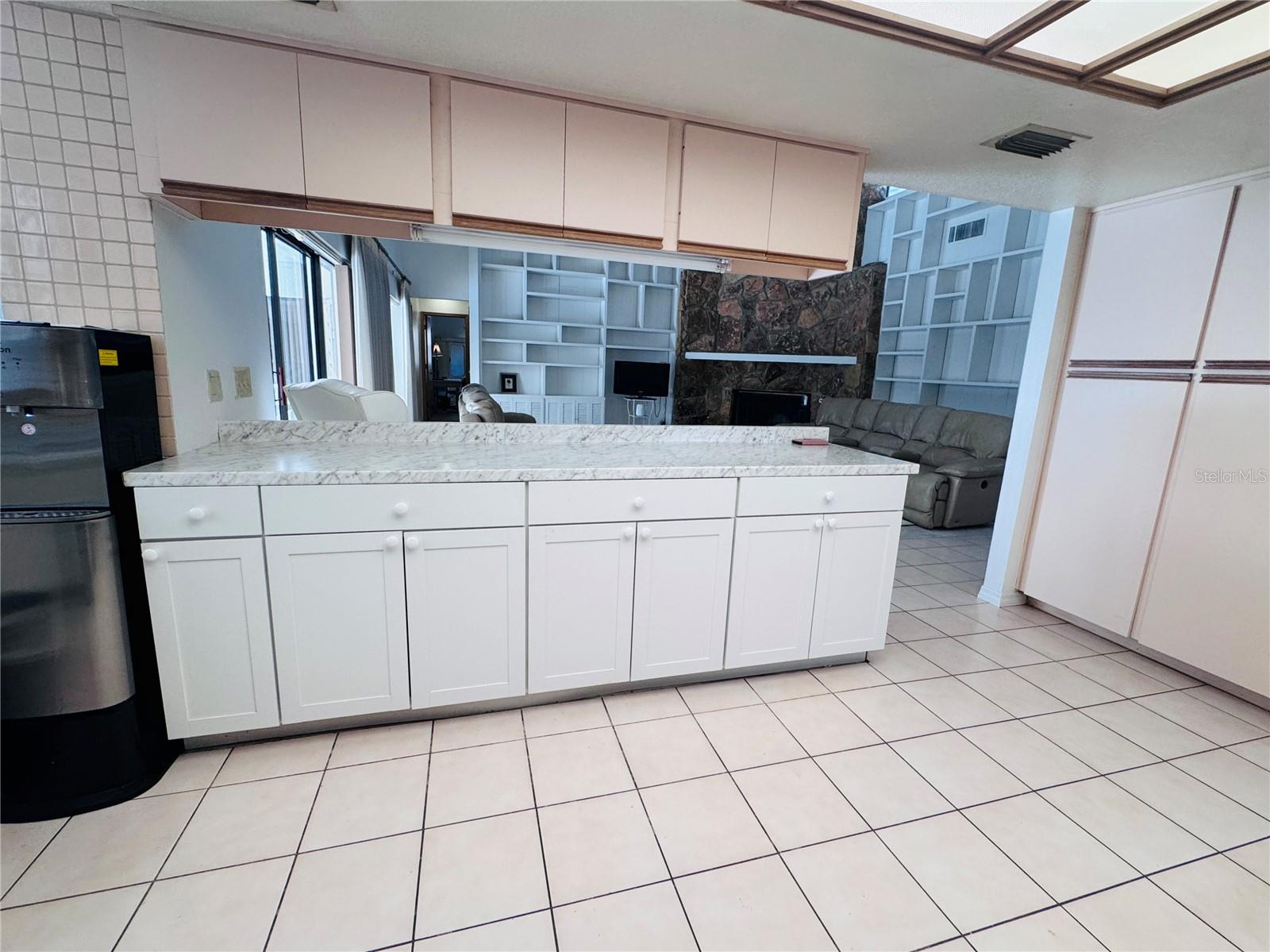 Listing photo id 7 for 2949 Sunset Point Road