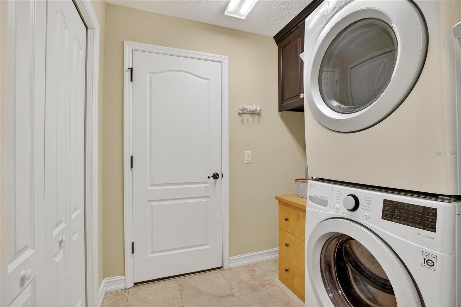 Image 19 of 87 For 4717 Sleepy Hollow Lane