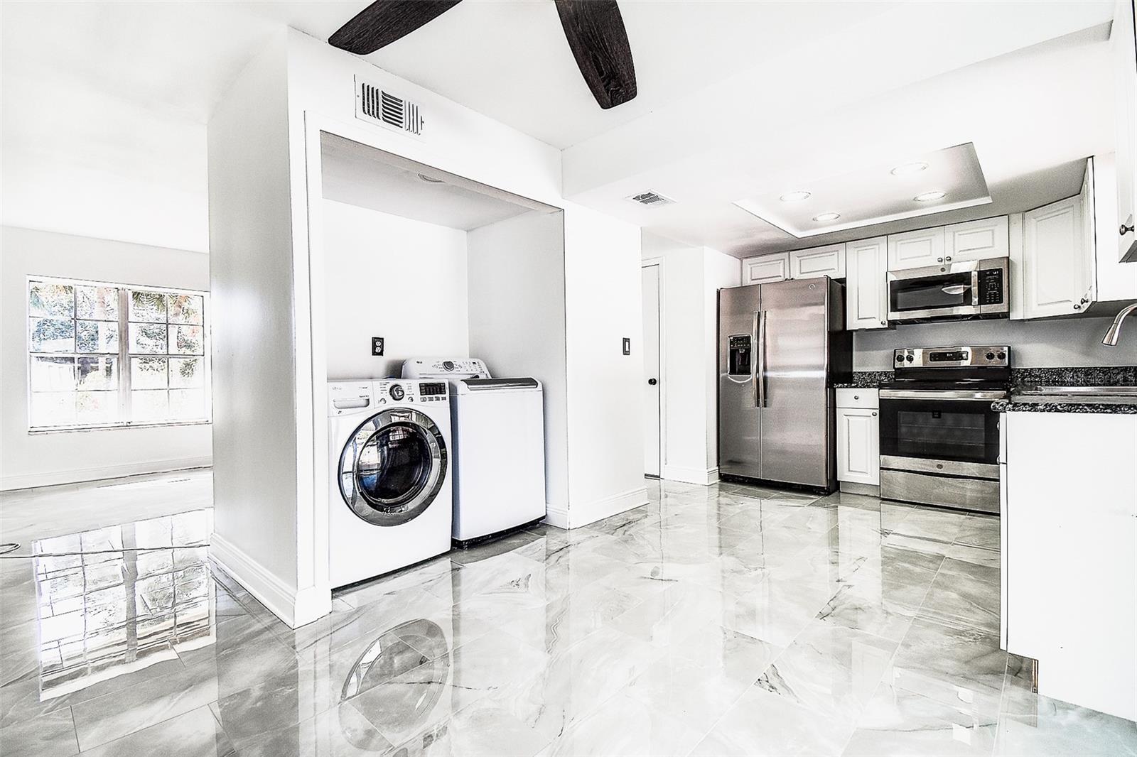 Image 14 of 43 For 7627 Deleon Court