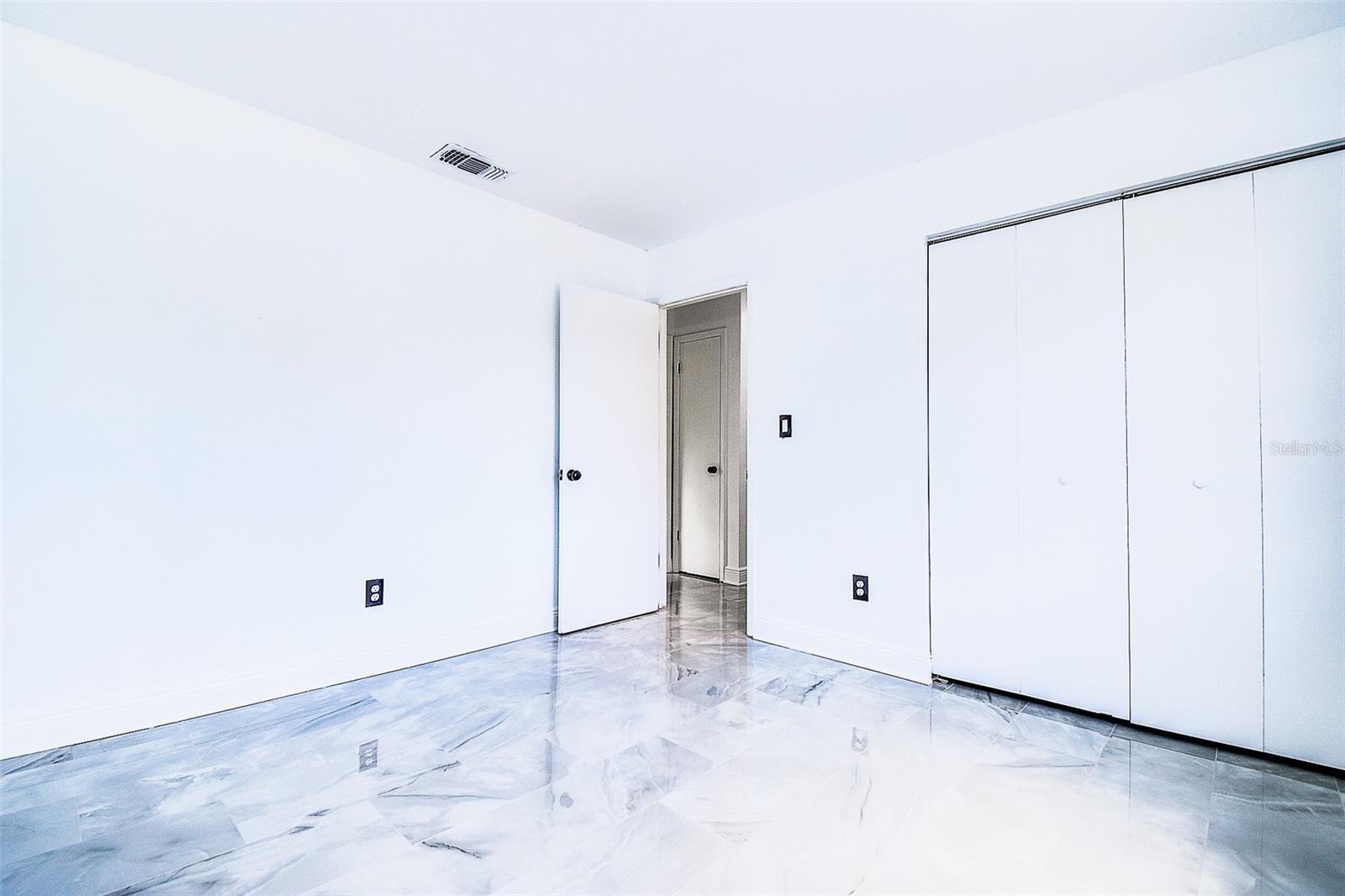 Image 18 of 43 For 7627 Deleon Court