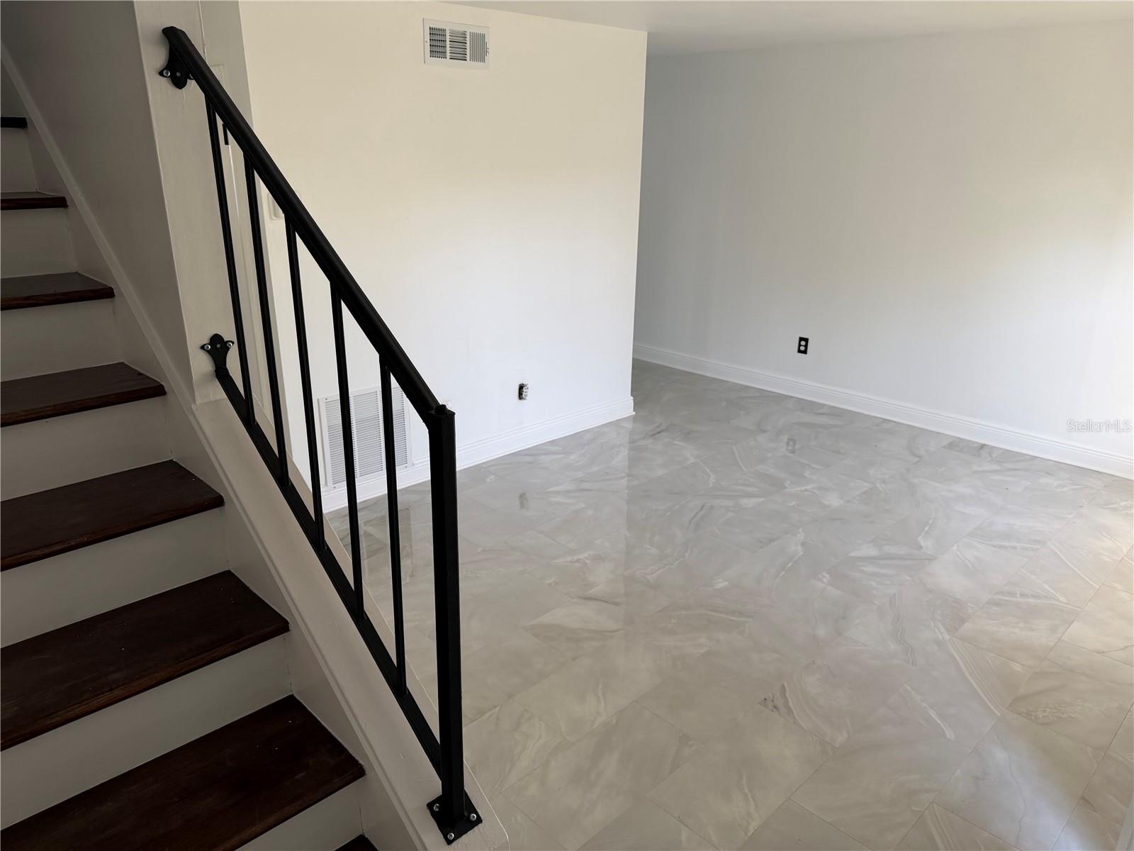 Image 8 of 43 For 7627 Deleon Court