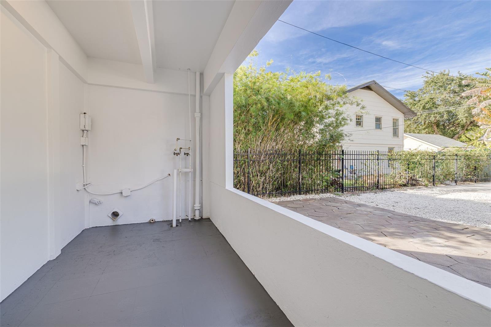 Listing photo id 20 for 925 16th Avenue N